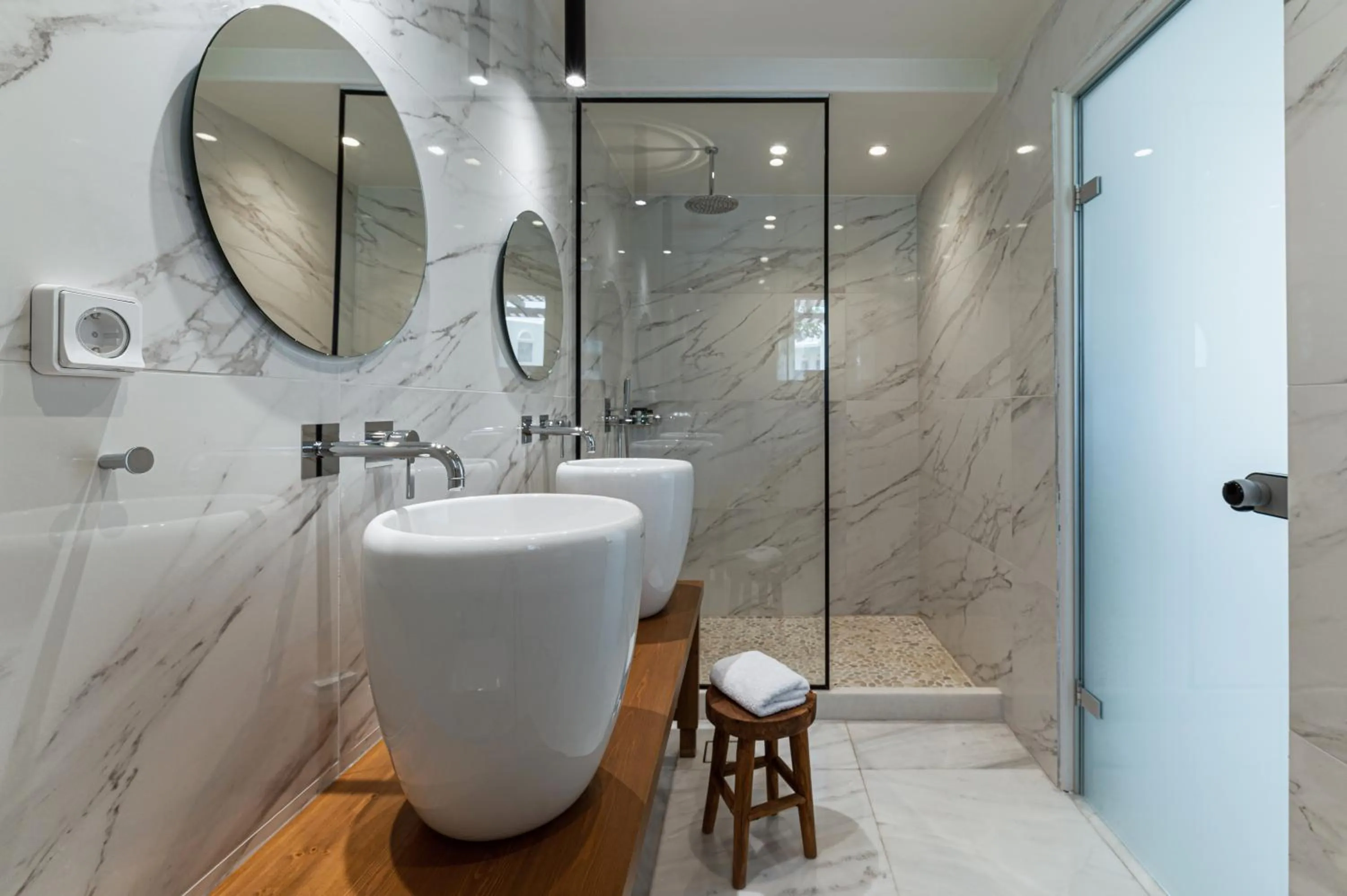 Bathroom in Finikas Hotel