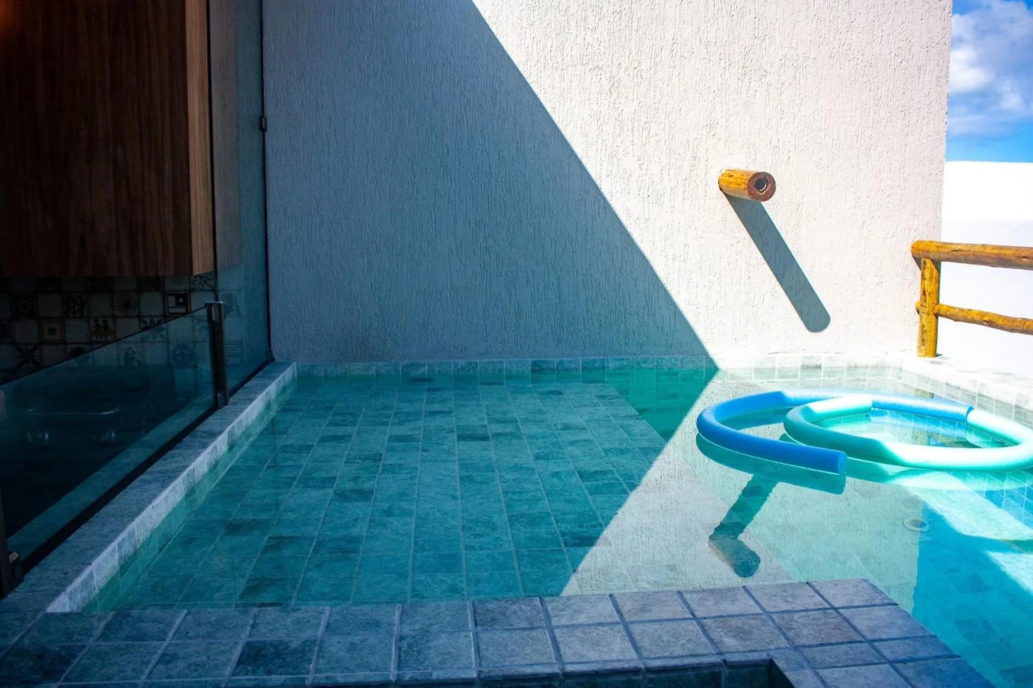 Pool view in Temporada Areia e Mar Triplex com piscina privativa e área gourmet a 250m da Praia do Patacho