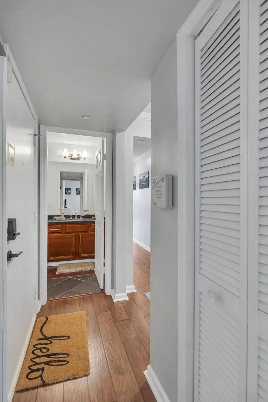 Nash Star Private Condo - 2bed, 2bath, Sleep 6, 25 Min Walk To Broadway And All Nashville Attractions, Pool, Gym