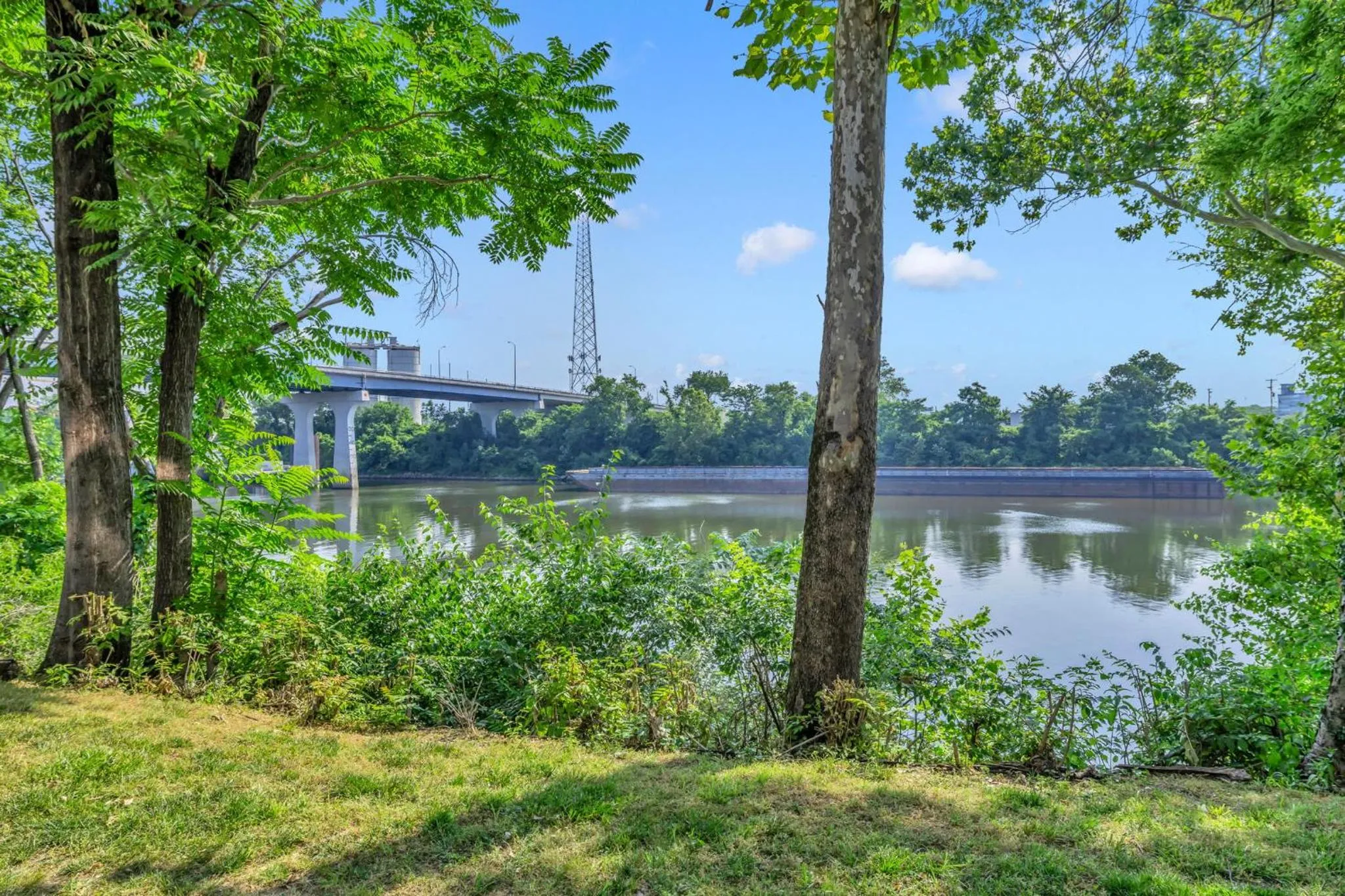 Nash Star Private Condo - 2bed, 2bath, Sleep 6, 25 Min Walk To Broadway And All Nashville Attractions, Pool, Gym