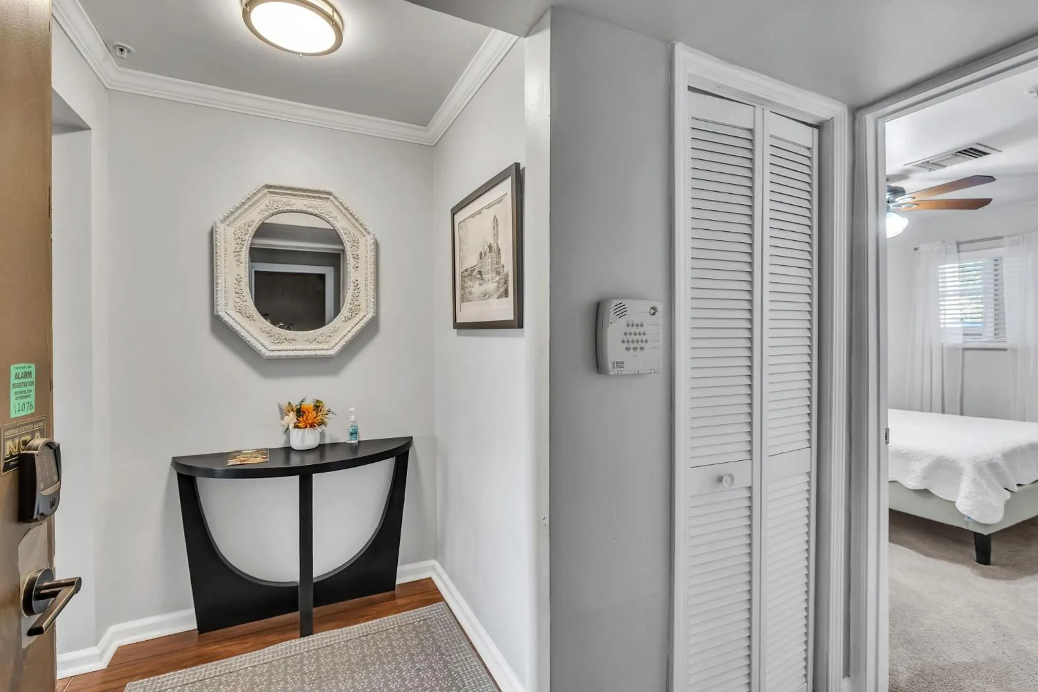 Bed in Nash Star Private Condo - 2bed, 2bath, Sleep 6, 25 Min Walk To Broadway And All Nashville Attractions, Pool, Gym