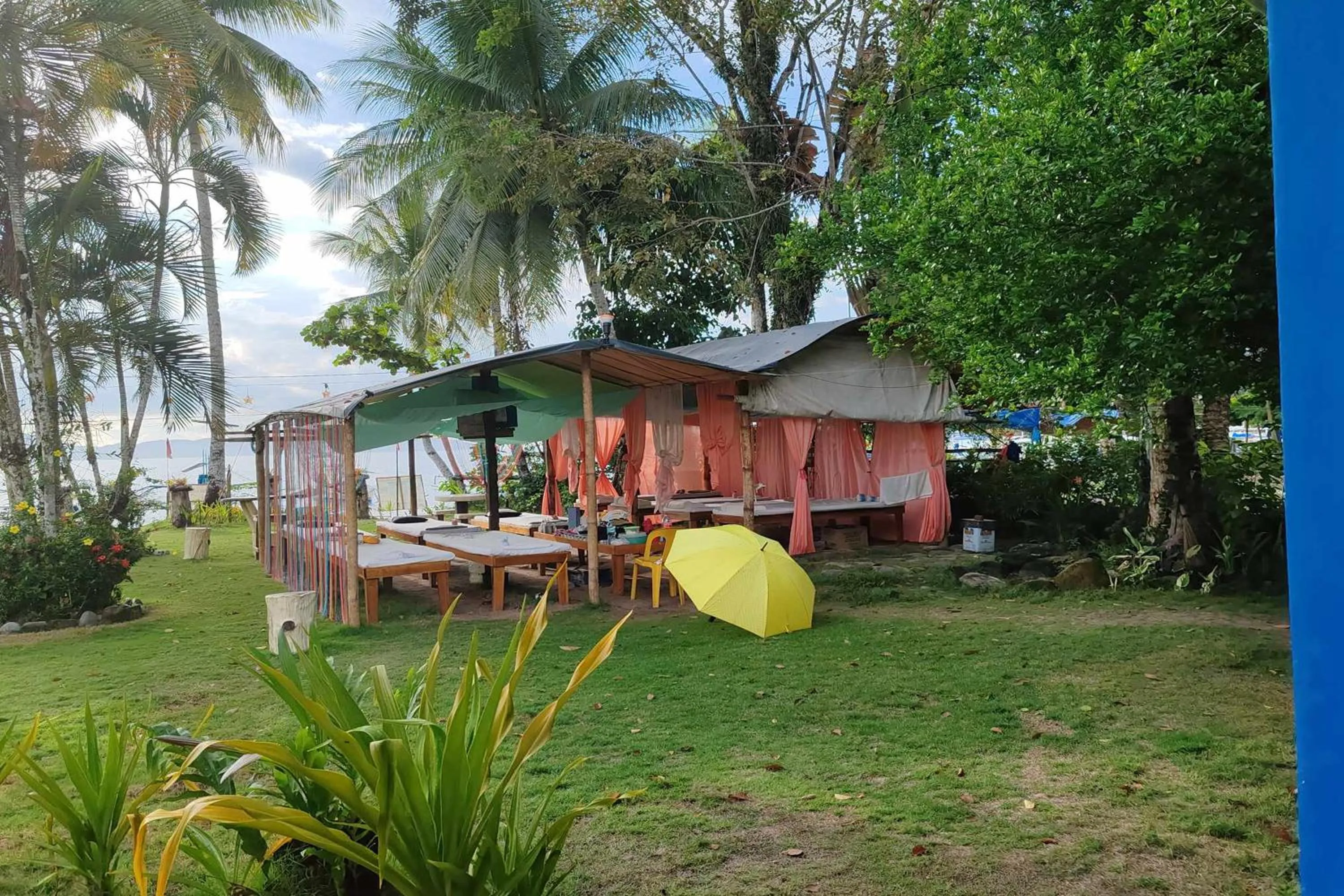 Day in Summer Homes Beach Front Resort and Cottages Port Barton