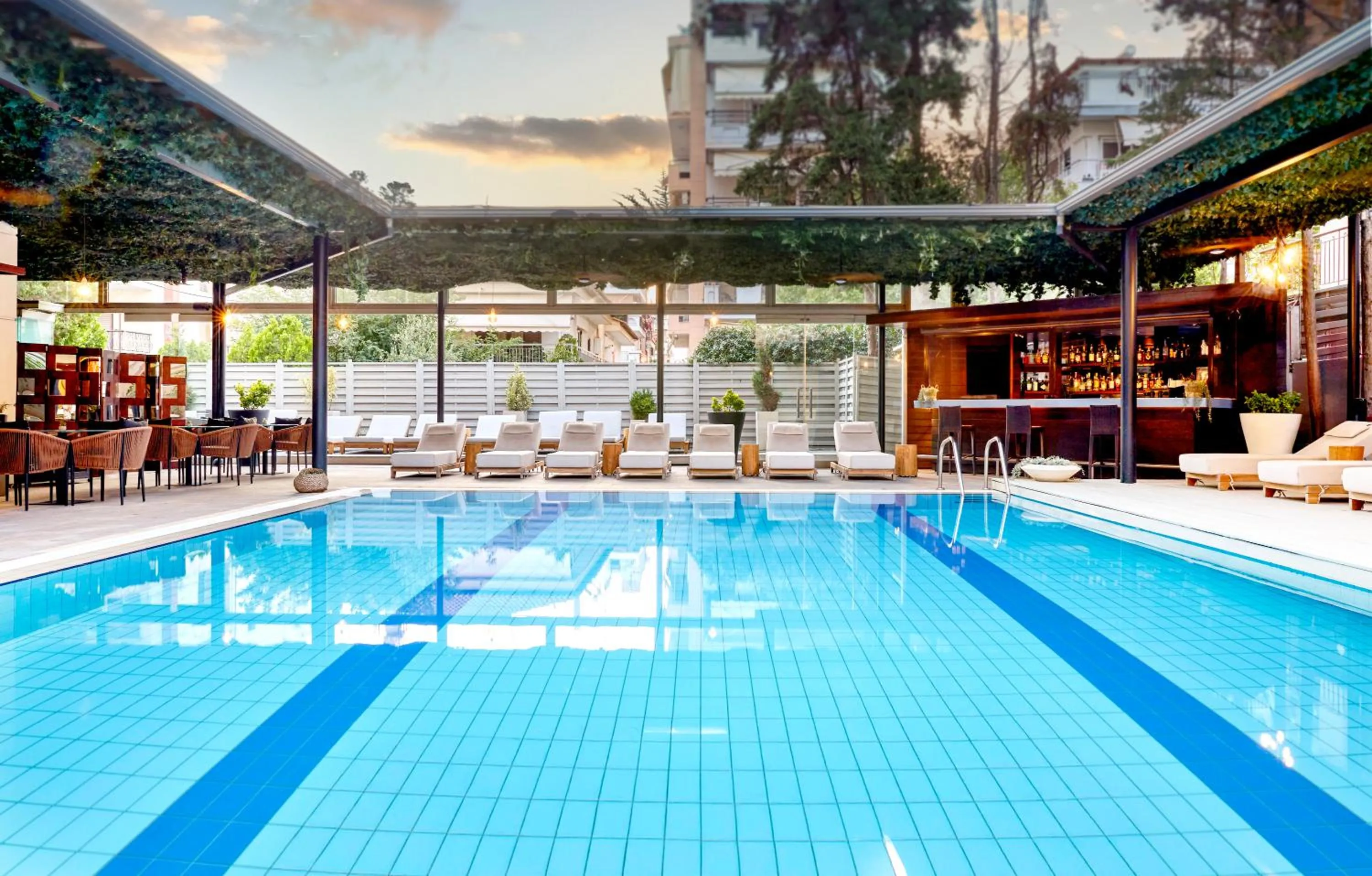 Swimming pool in Zeus Thessaloniki Lazart