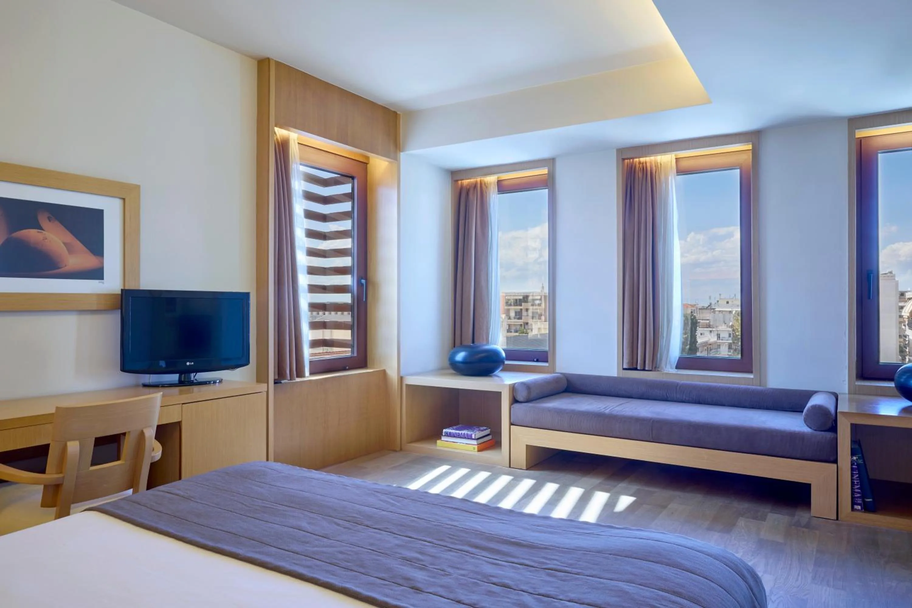 View (from property/room), Bed in Zeus Thessaloniki Lazart