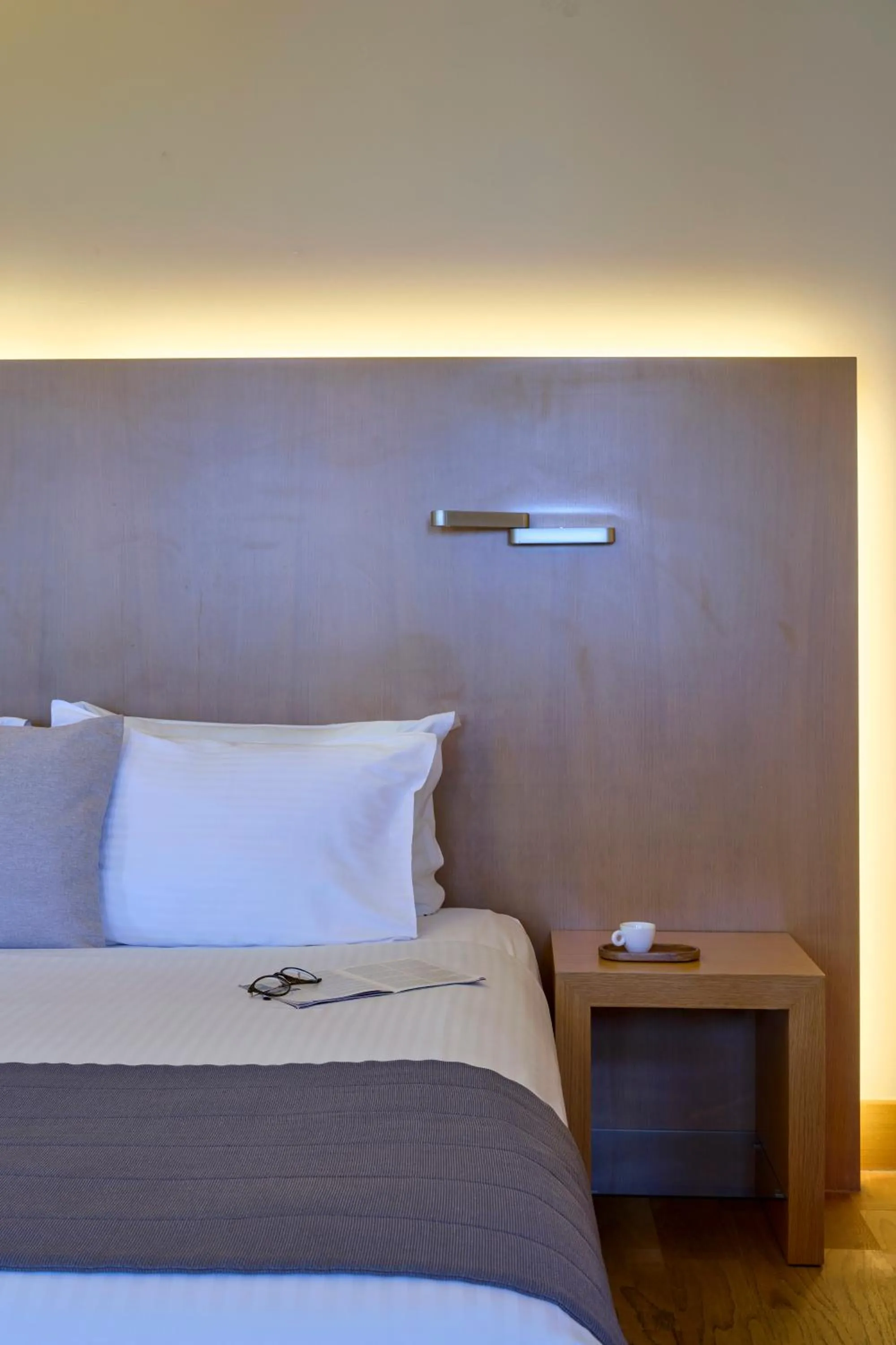 Bed in Zeus Thessaloniki Lazart