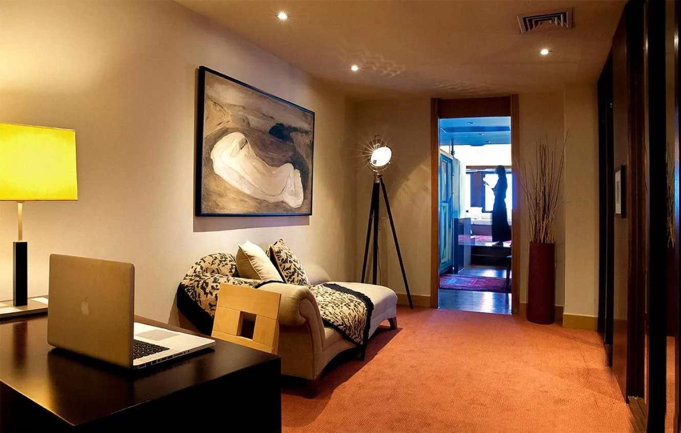 Bed in Zeus Thessaloniki Lazart