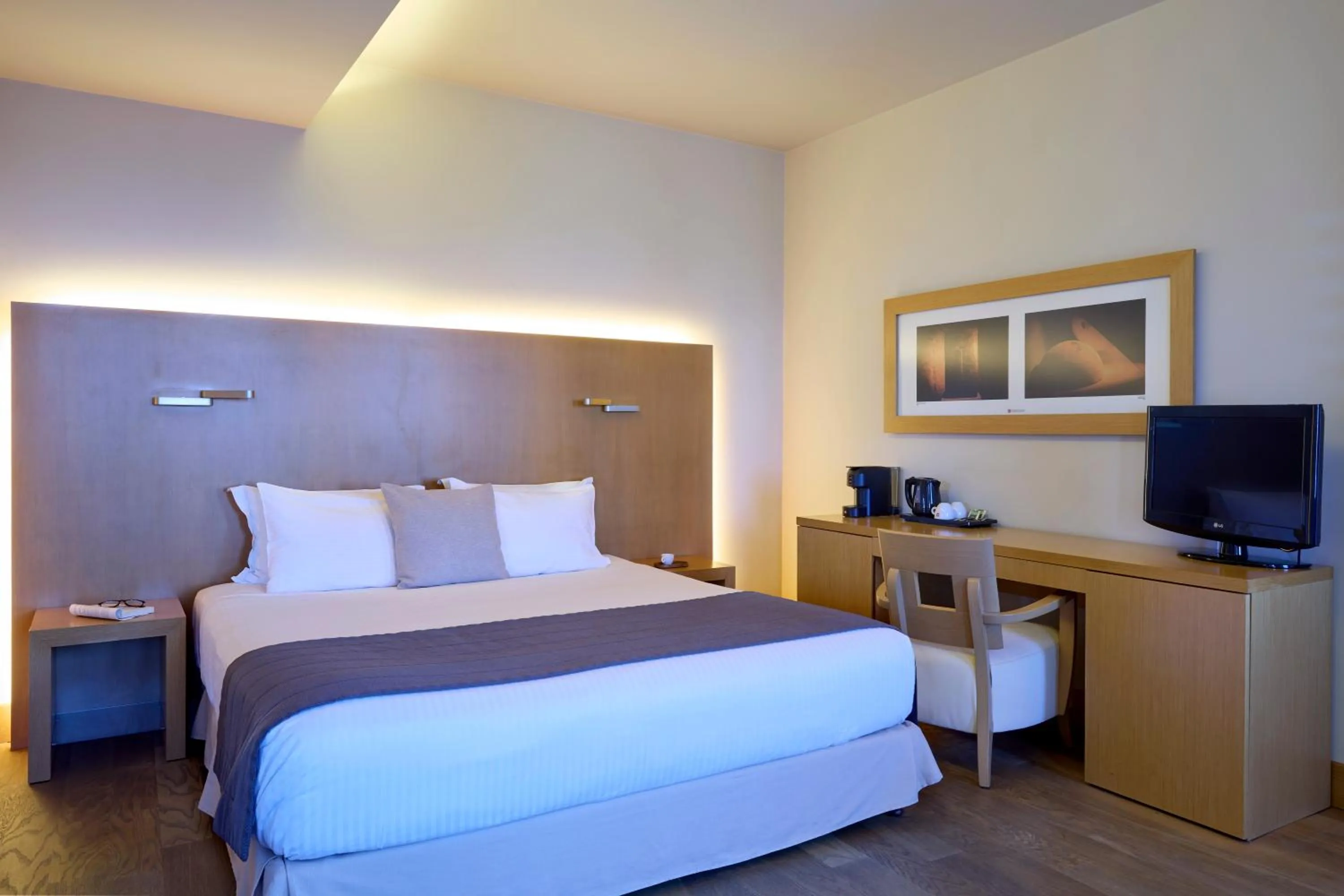 Bedroom, Bed in Zeus Thessaloniki Lazart