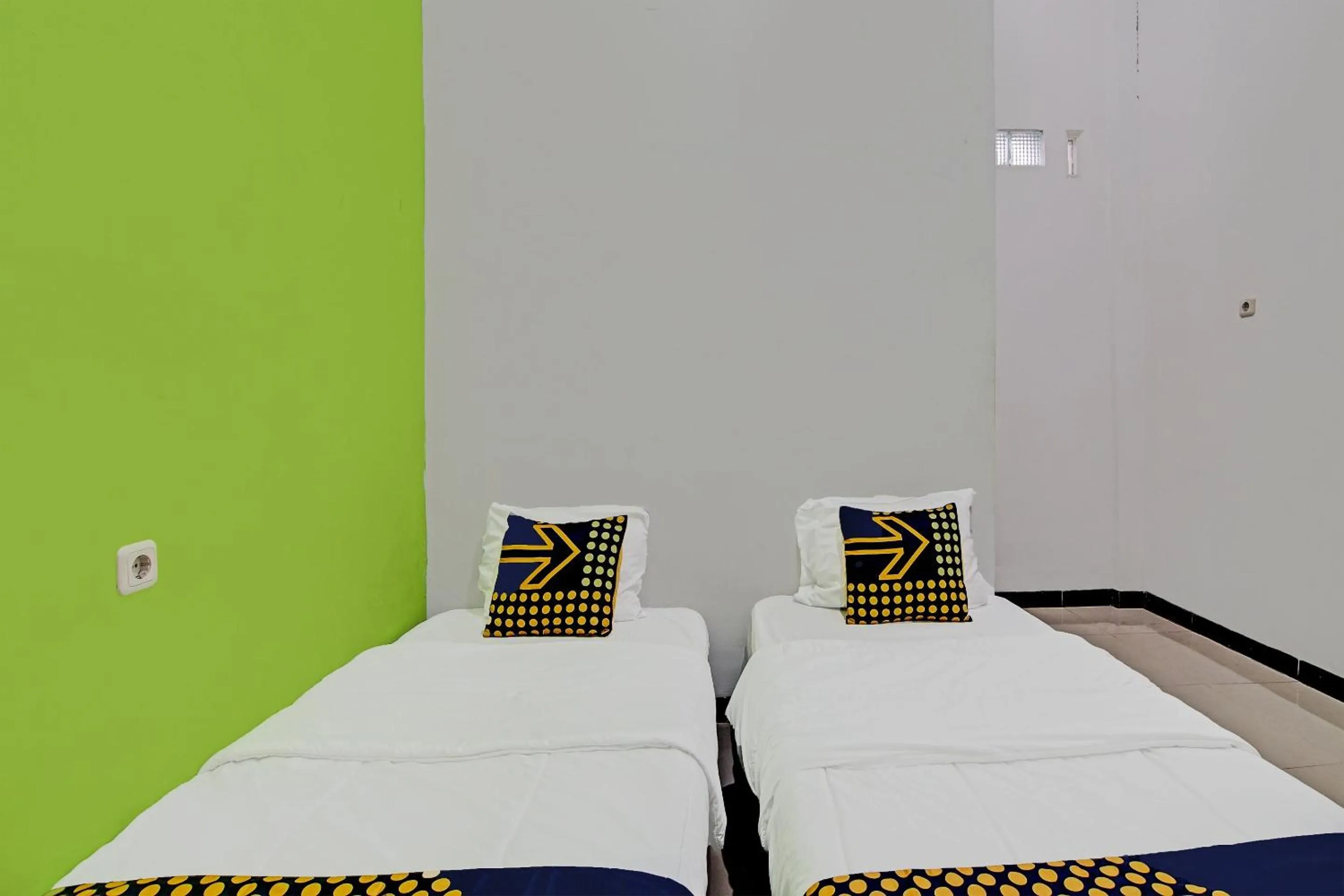 Bedroom, Bed in Hotel O Lucky Guesthouse