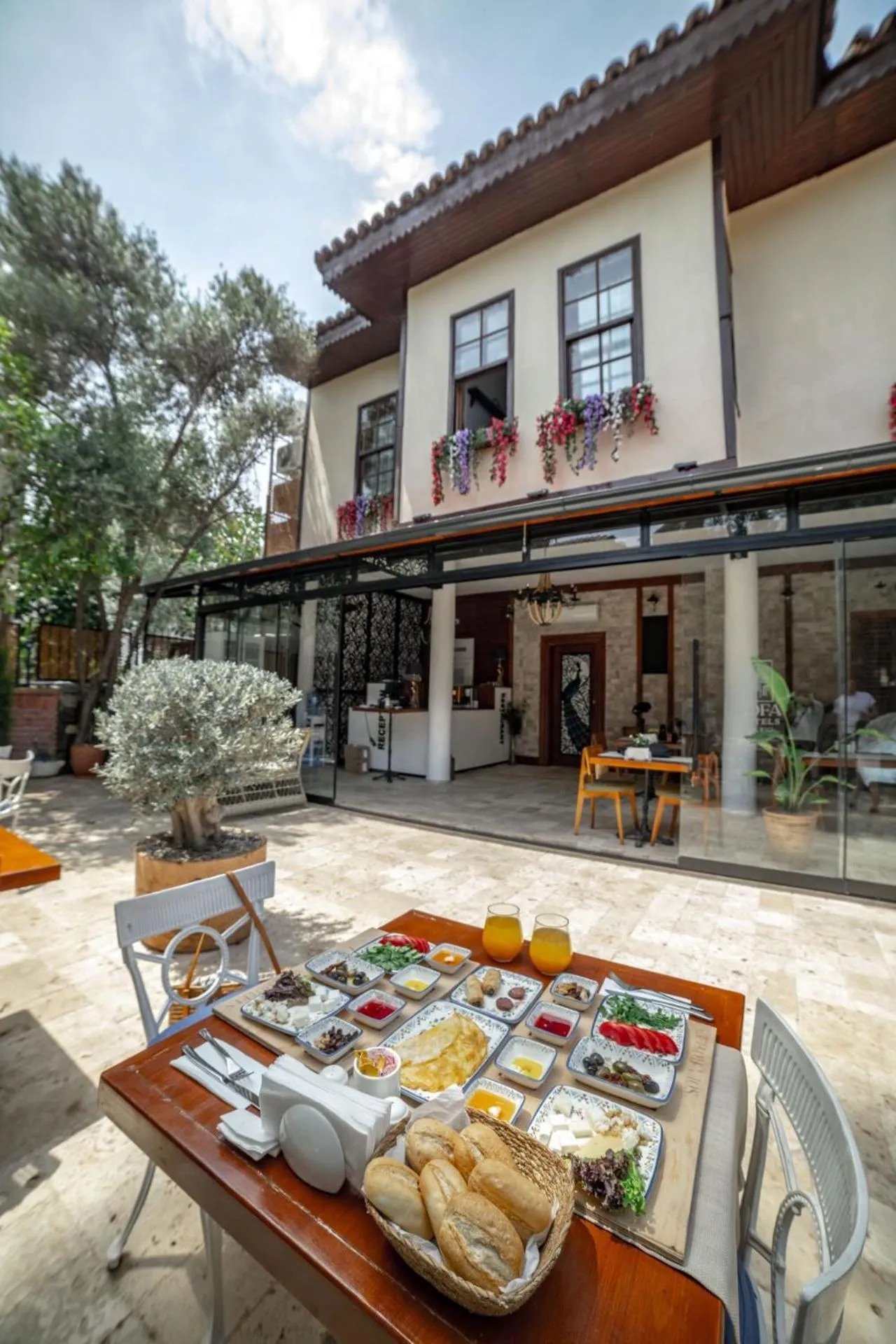 Day in Sofa Hotels Kaleiçi