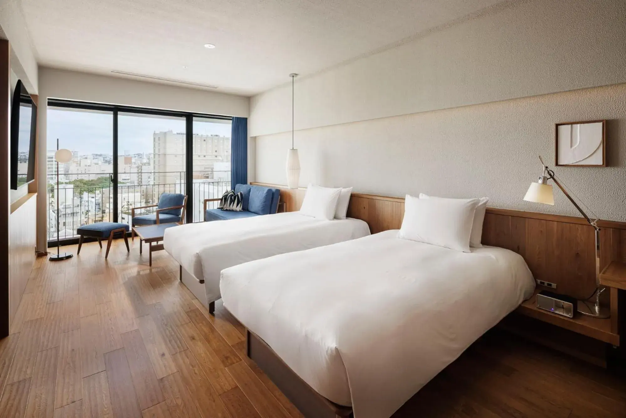 Club Twin Room High Floor with Lounge Access & Free Mini-Bar in Southwest Grand Hotel Club Twin Room High Floor with Lounge Access & Free Mini-Bar in Southwest Grand Hotel