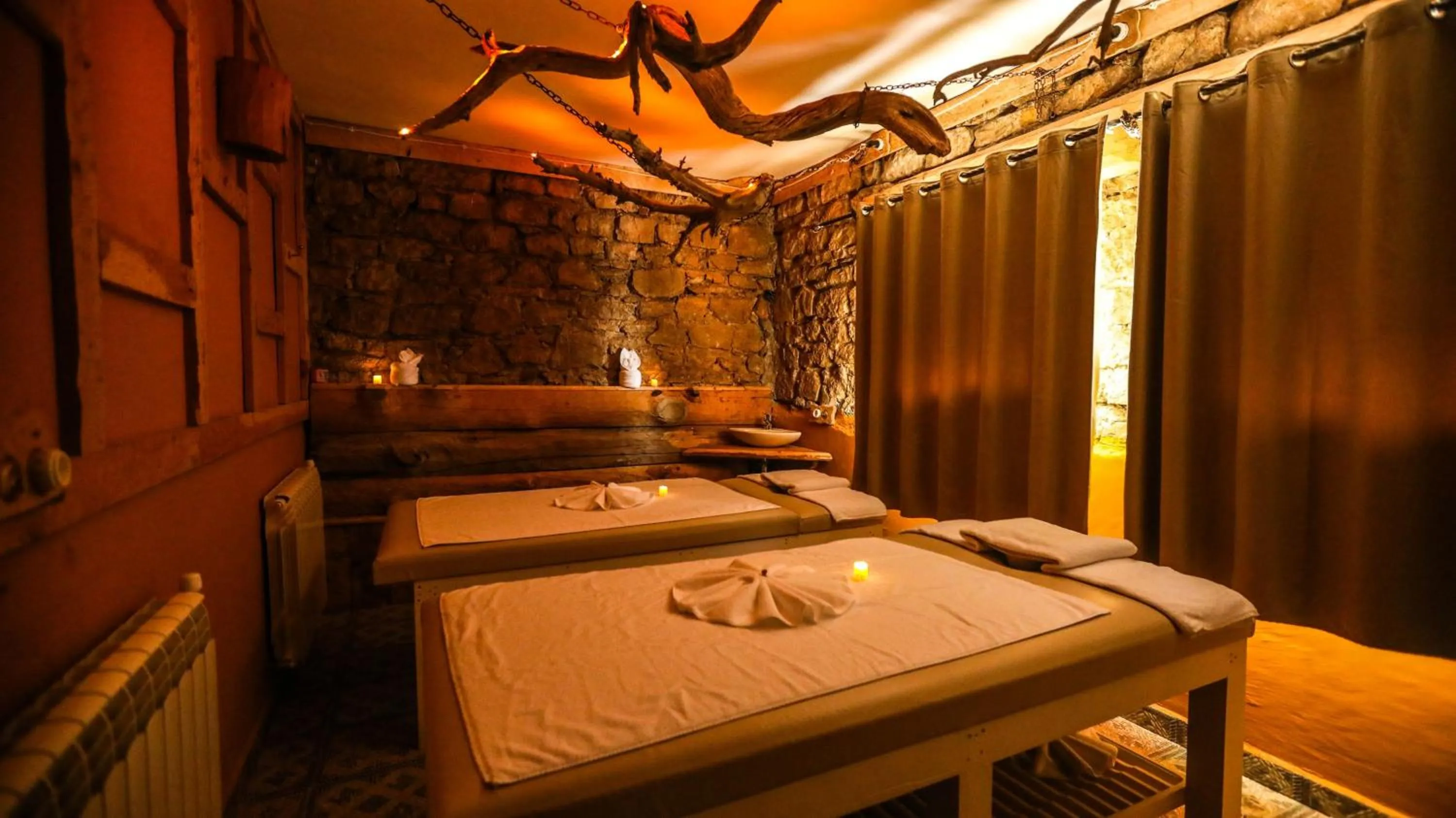 Massage, Bed in Hotel Xaluca Spa Aguelmame Sidi Ali