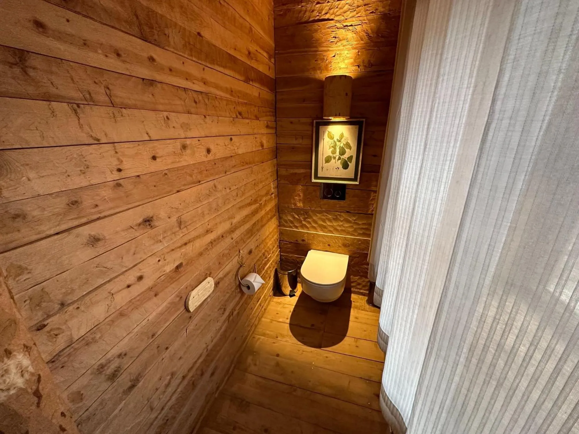 Toilet in Hotel Xaluca Spa Aguelmame Sidi Ali