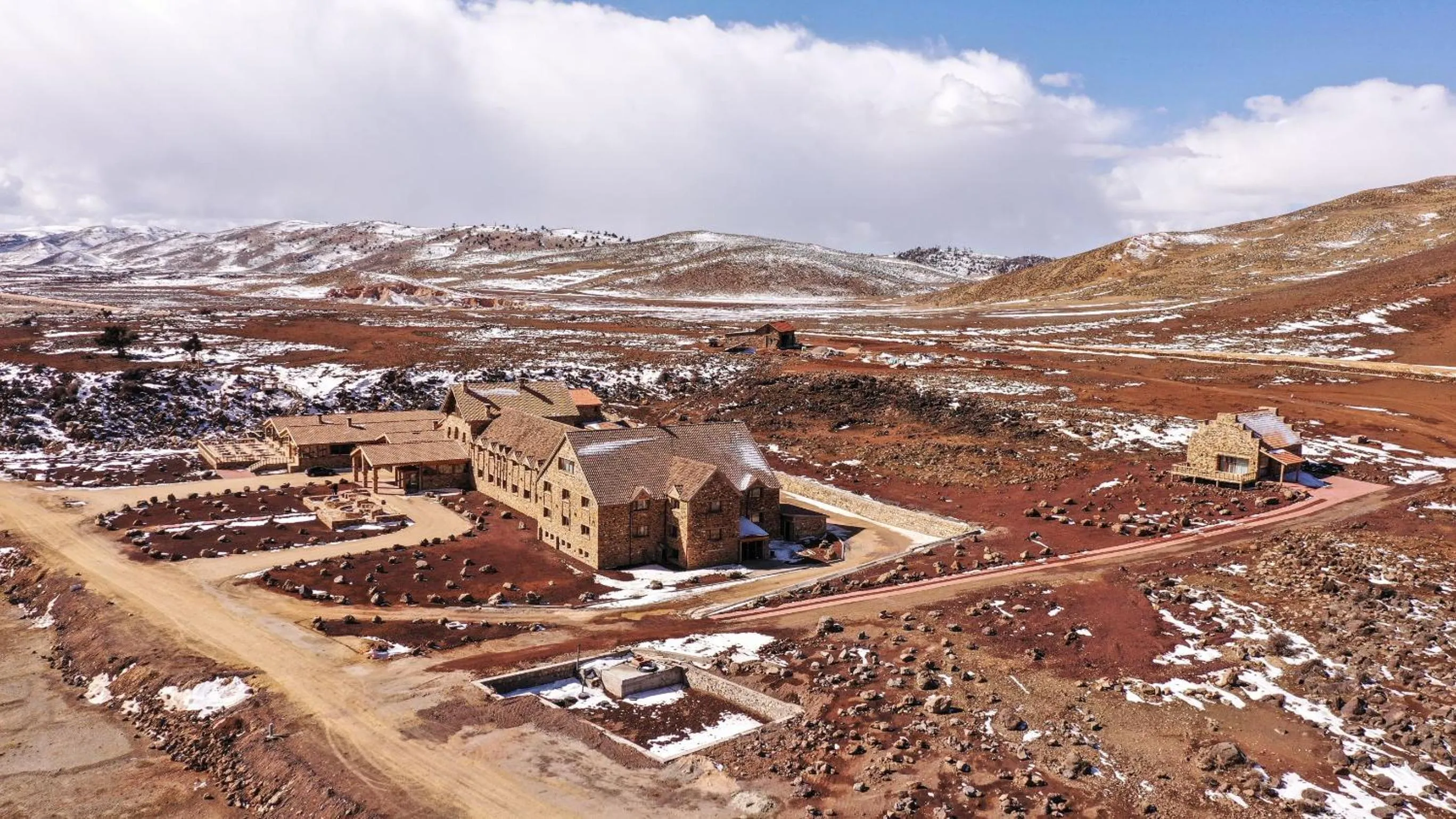 Property building in Hotel Xaluca Spa Aguelmame Sidi Ali