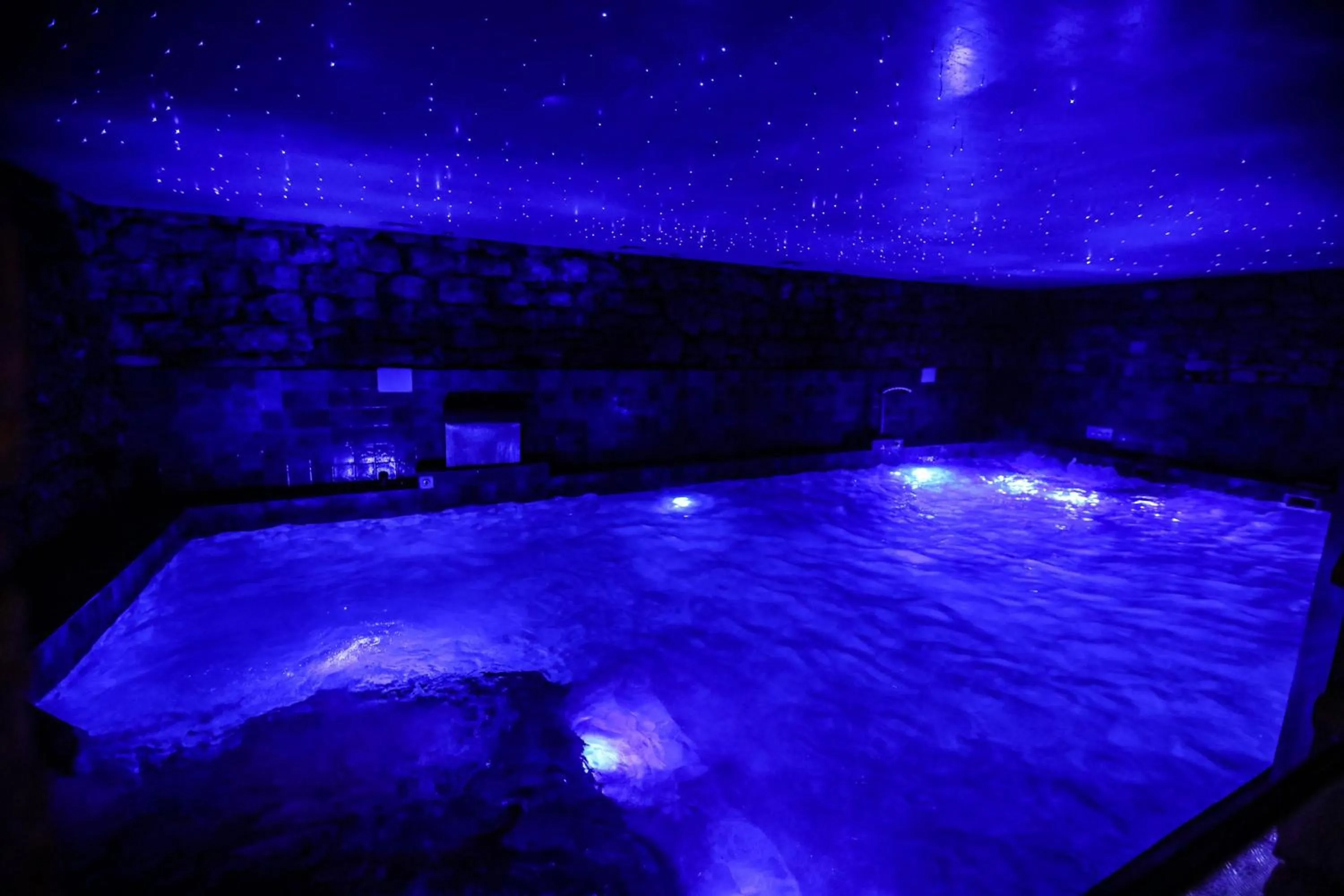 Swimming pool in Hotel Xaluca Spa Aguelmame Sidi Ali