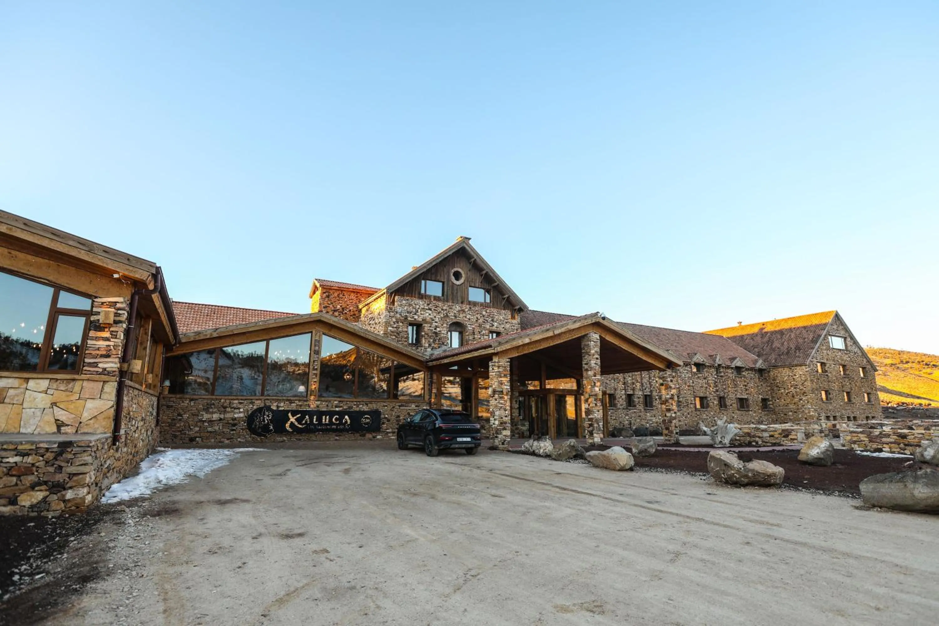 Property building in Hotel Xaluca Spa Aguelmame Sidi Ali