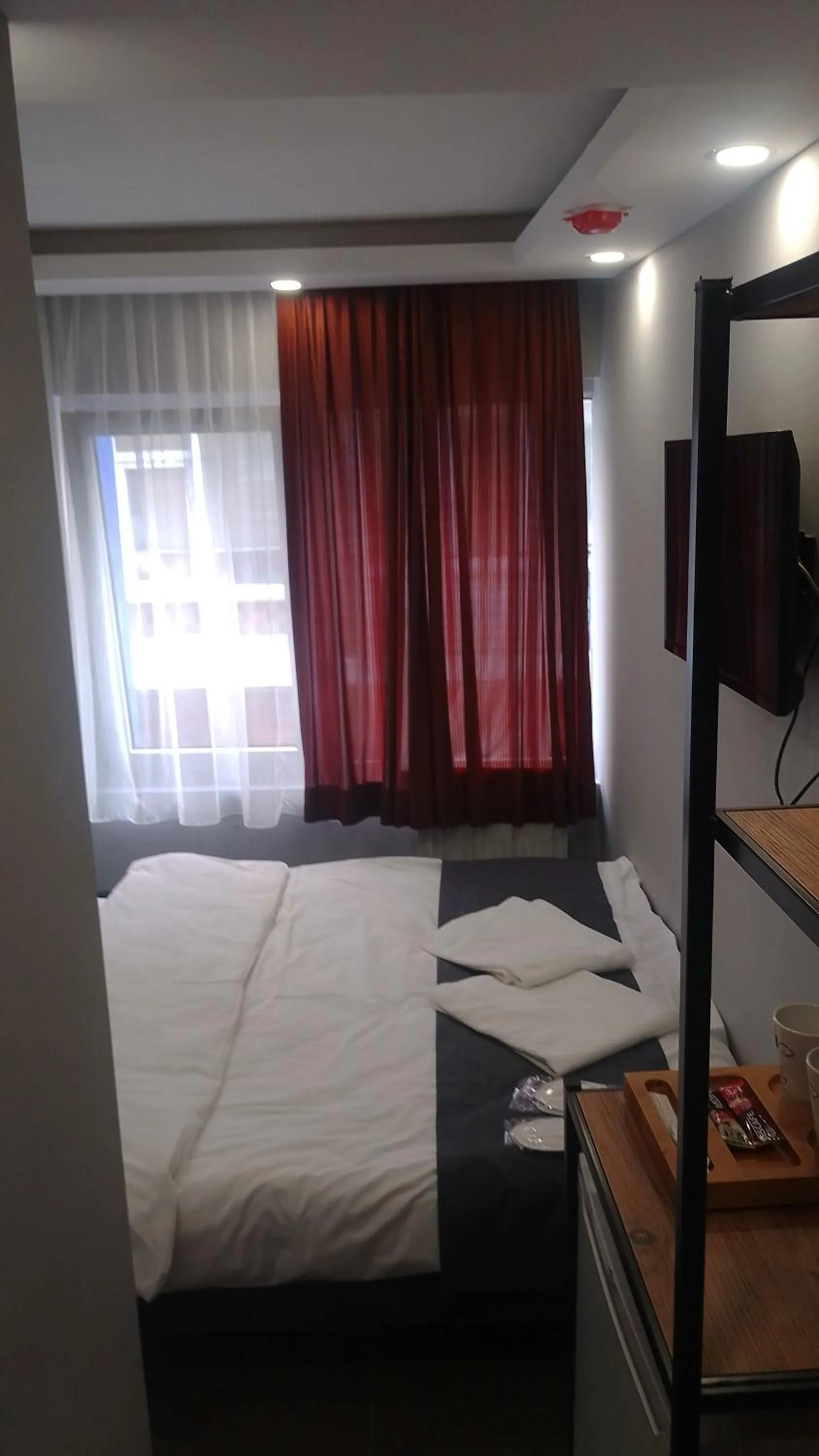 Photo of the whole room in Torch Suit