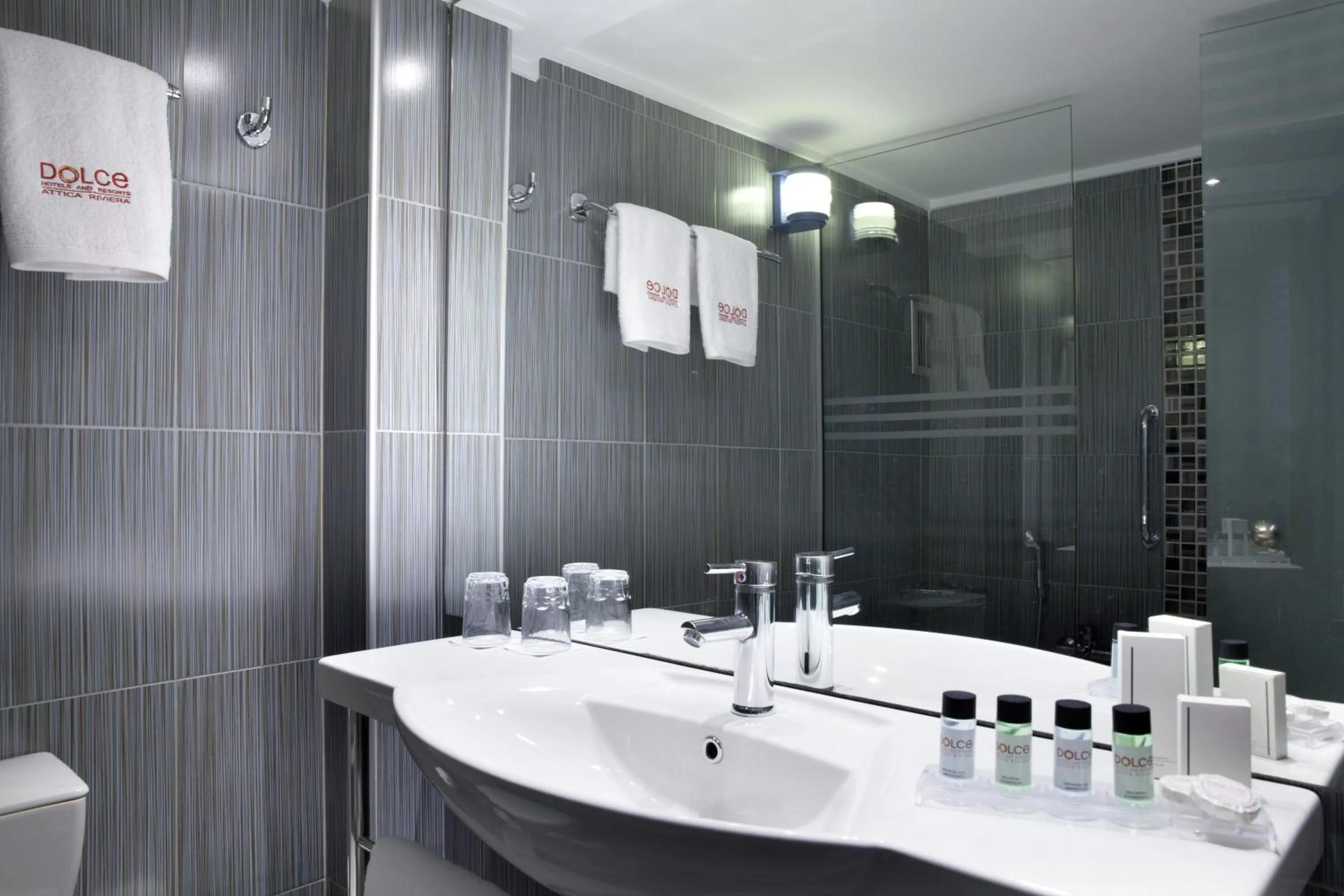 Shower in Zeus Dolce by Wyndham Athens