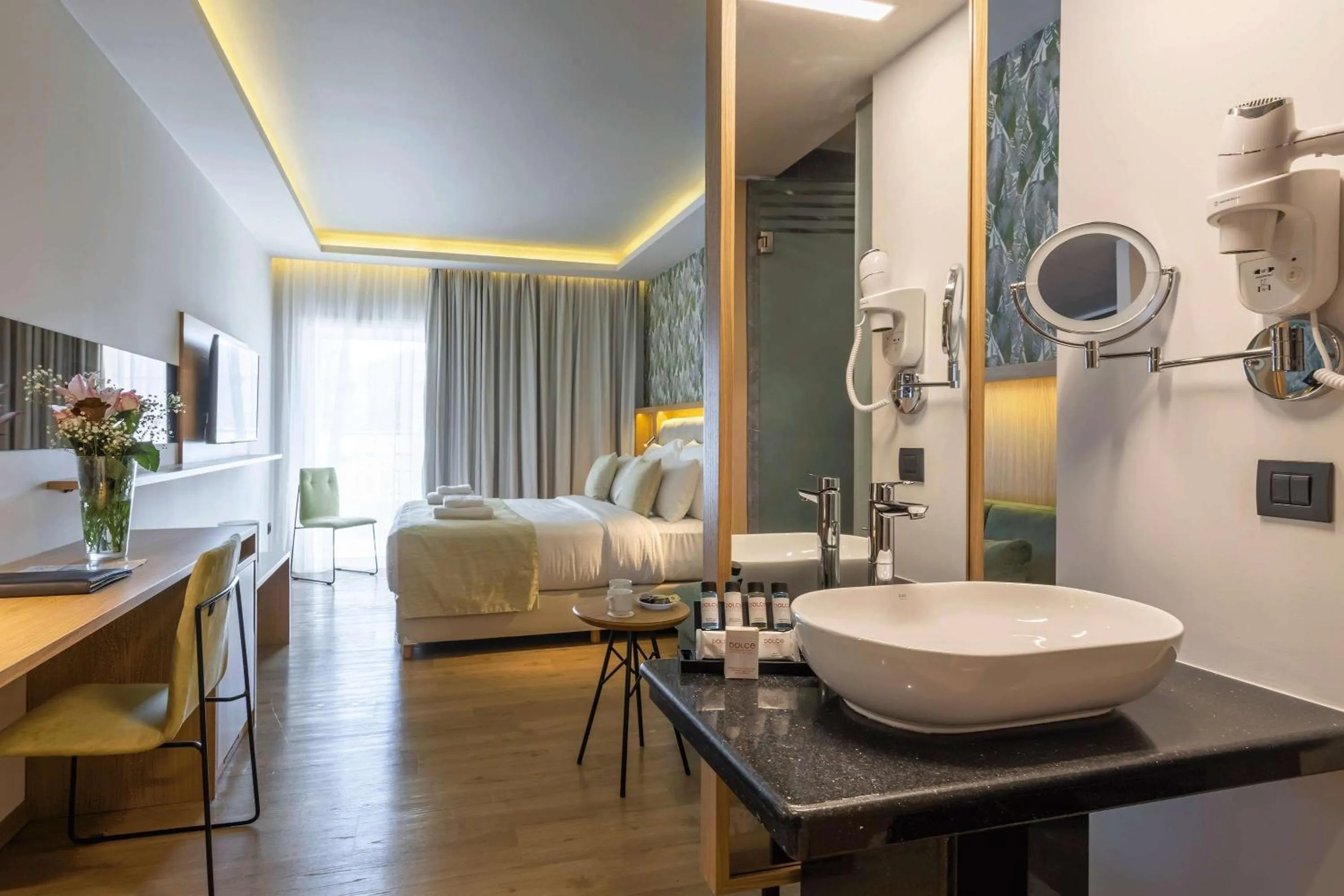 Photo of the whole room in Zeus Dolce by Wyndham Athens