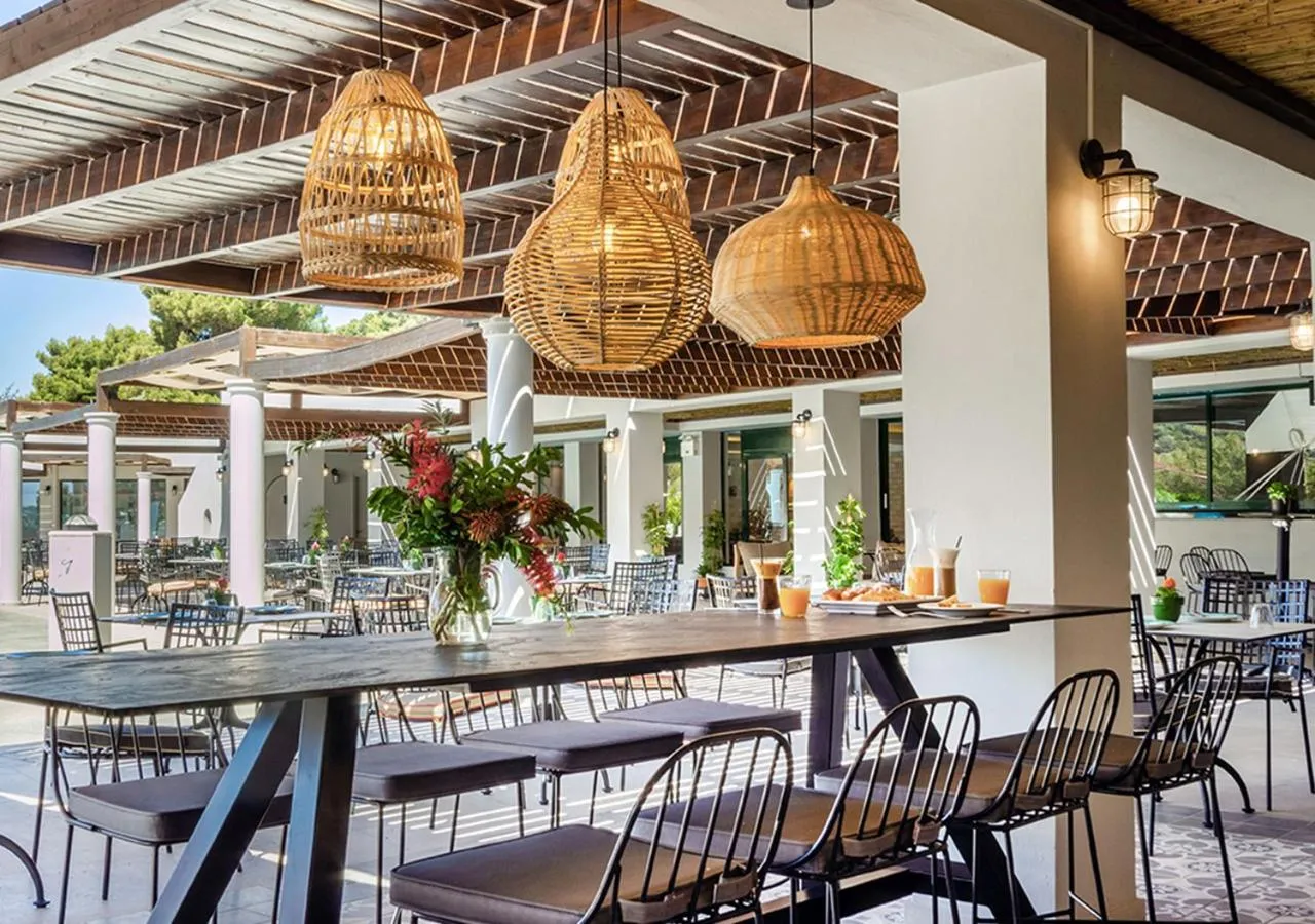 Restaurant/places to eat in Zeus Dolce by Wyndham Athens