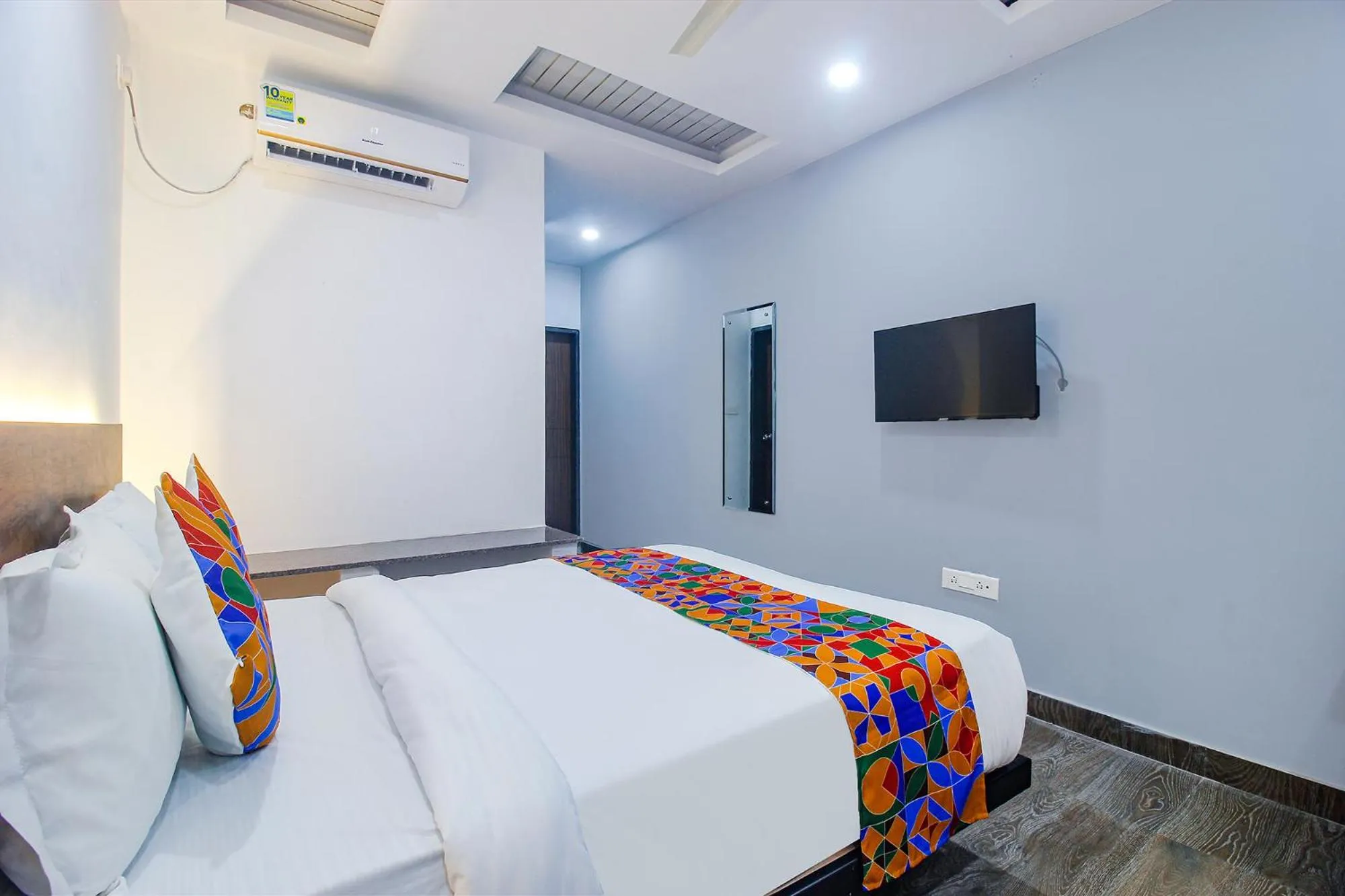 TV and multimedia, Bed in FabHotel W Grand Suites