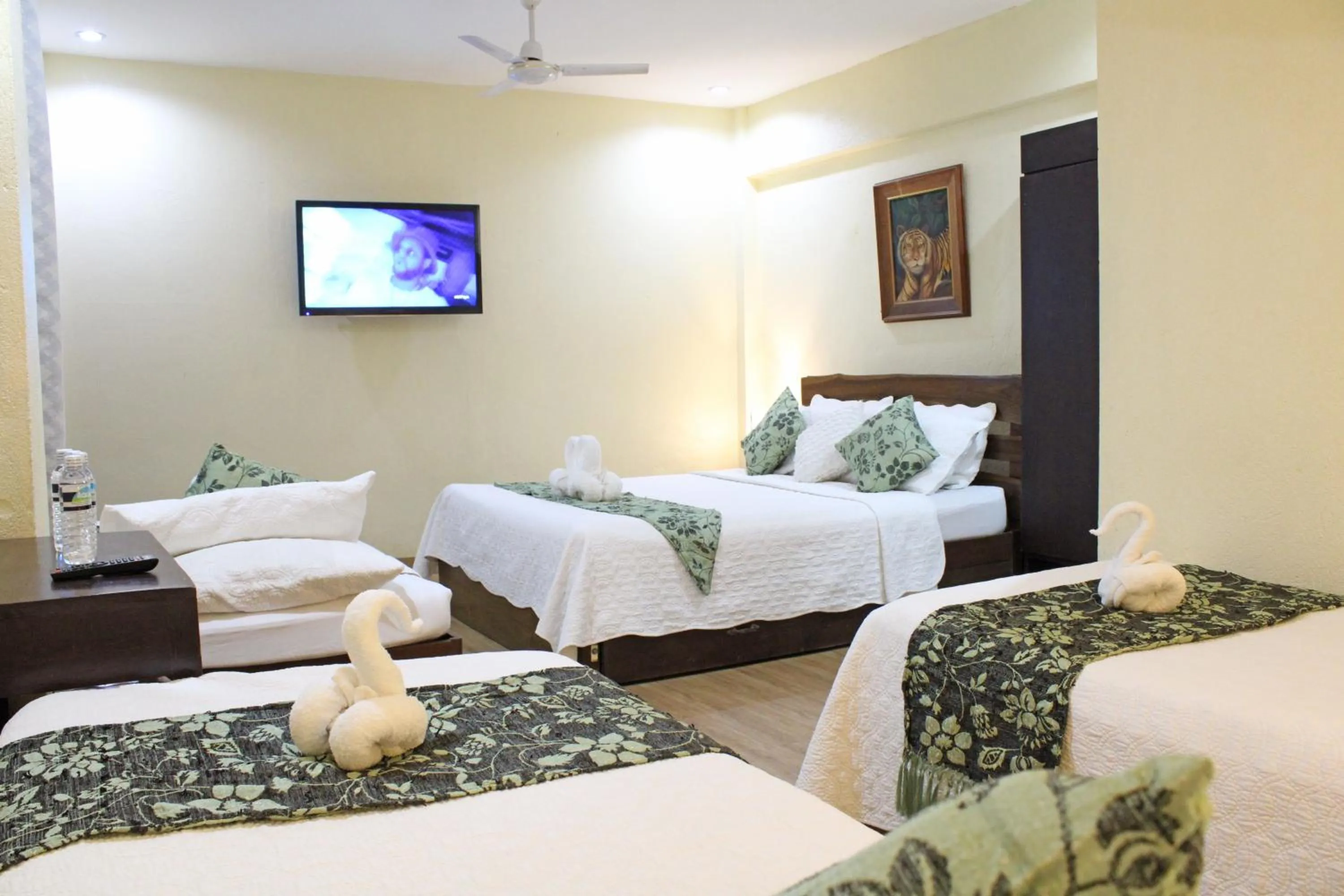 Bed in Balaibinda Lodge