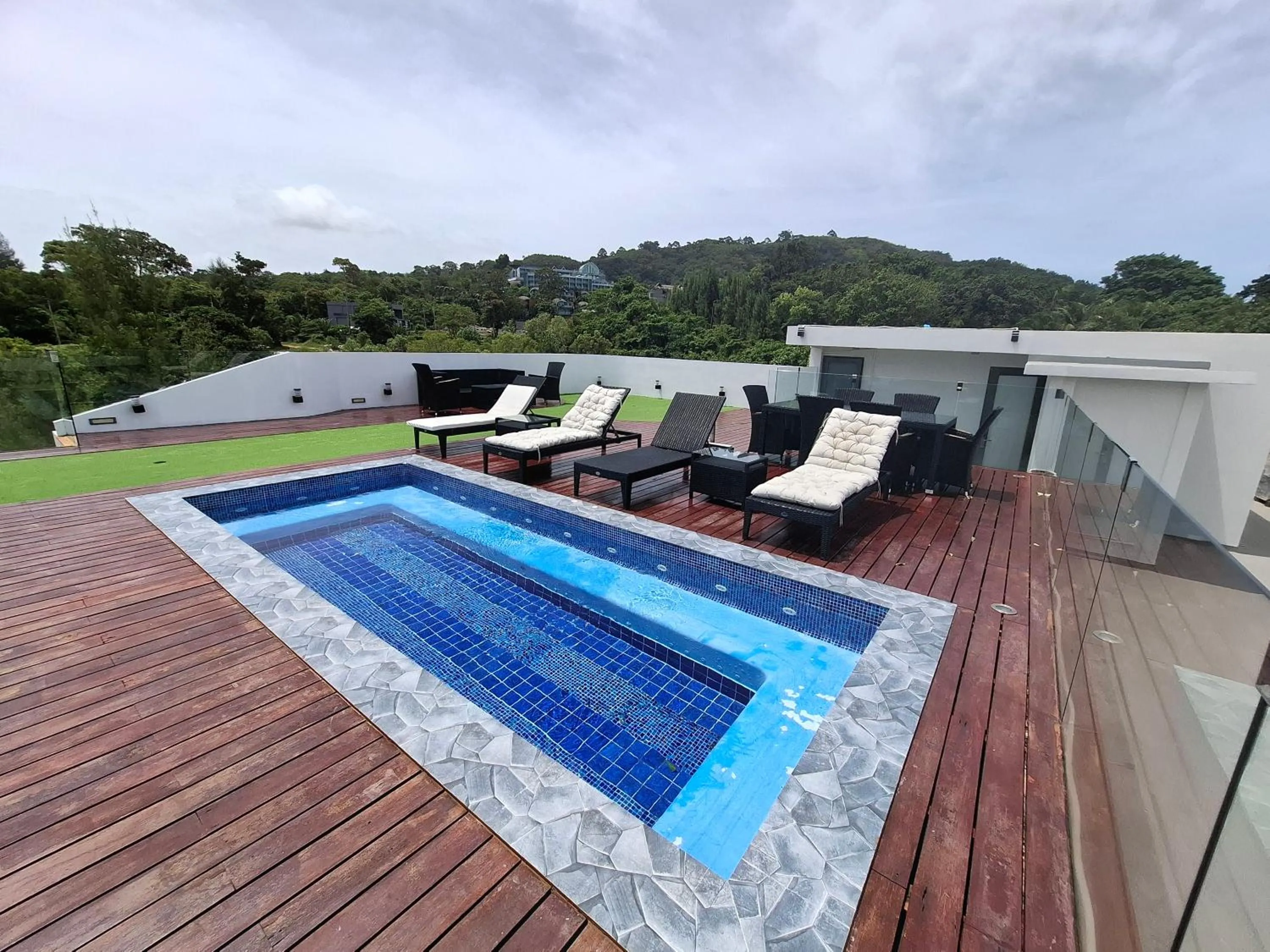 Swimming pool in Twin Sands Resort Penthouse