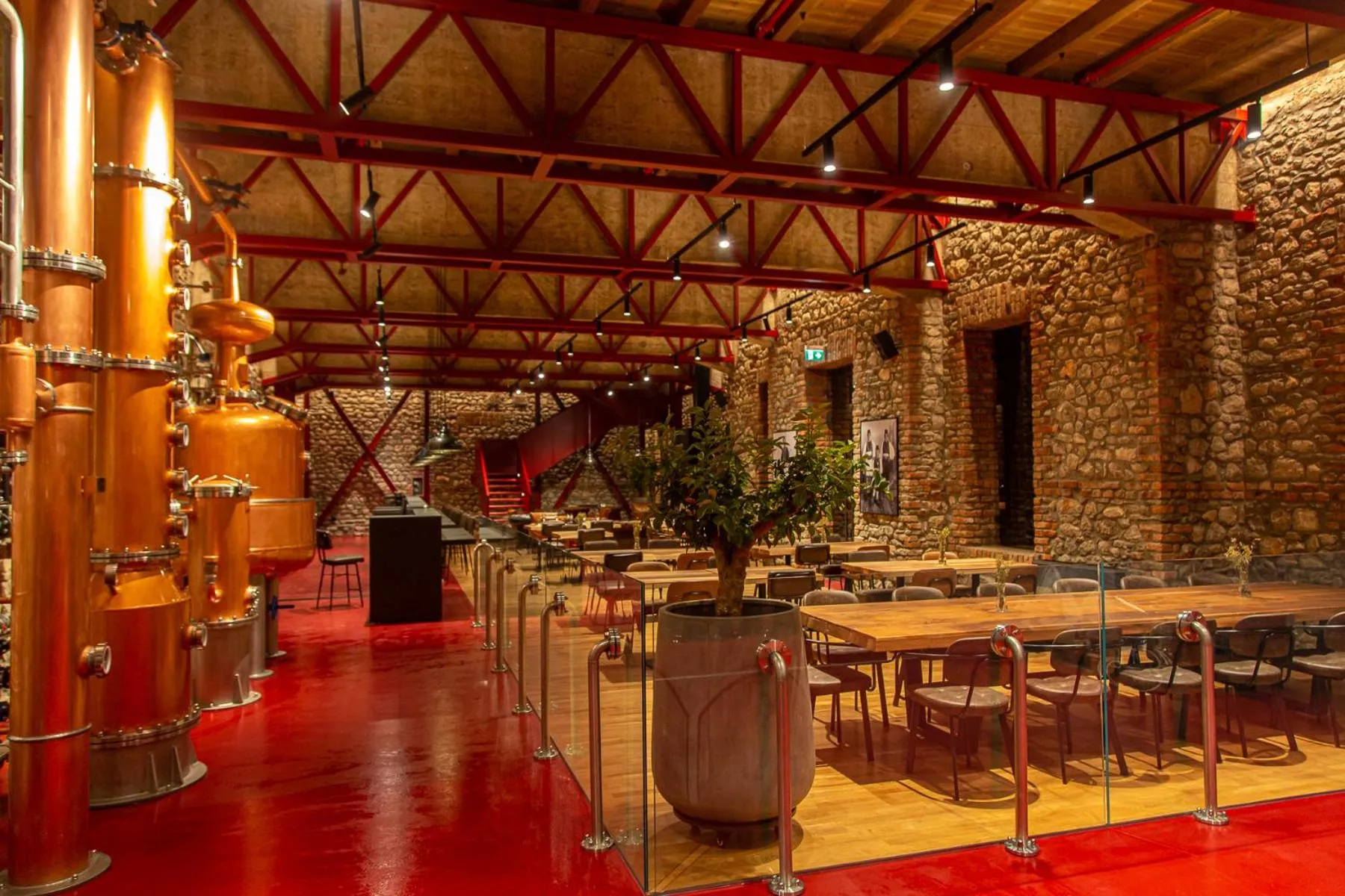 Restaurant/places to eat in Melesin Distillery