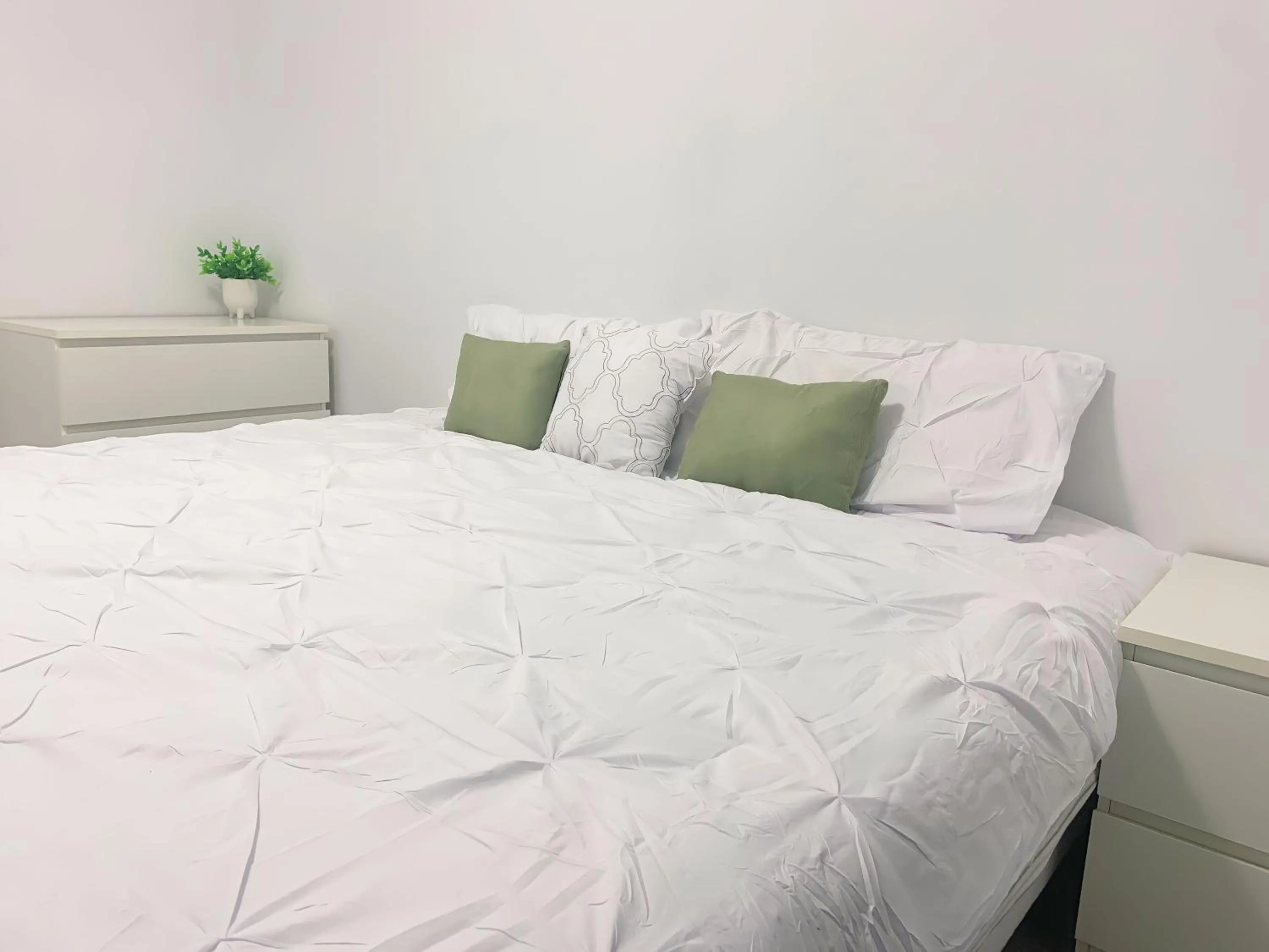 Bedroom in Cozy 1BR Condo w/ Insuite LDRY, Gym & Free Parking