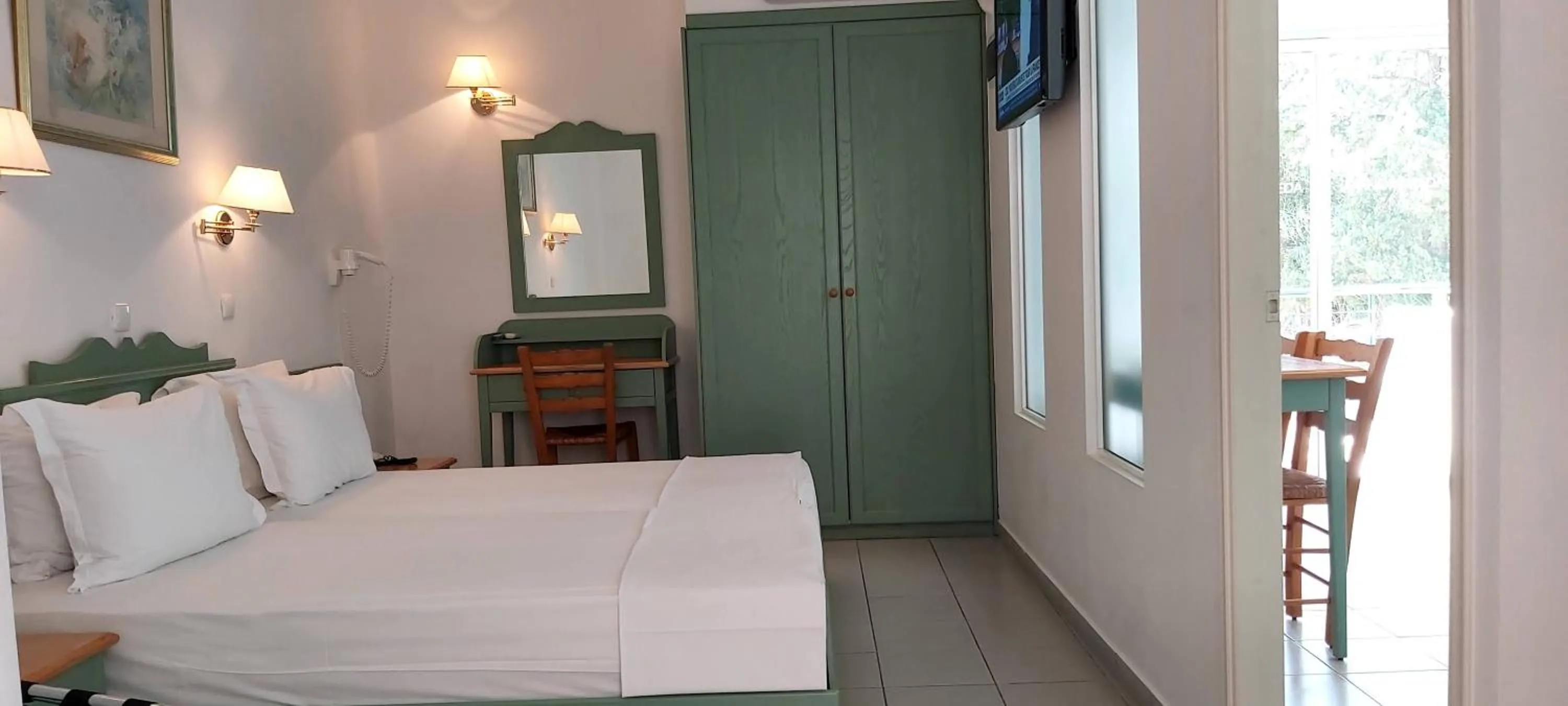 Bed in Andromeda Hotel Apartments