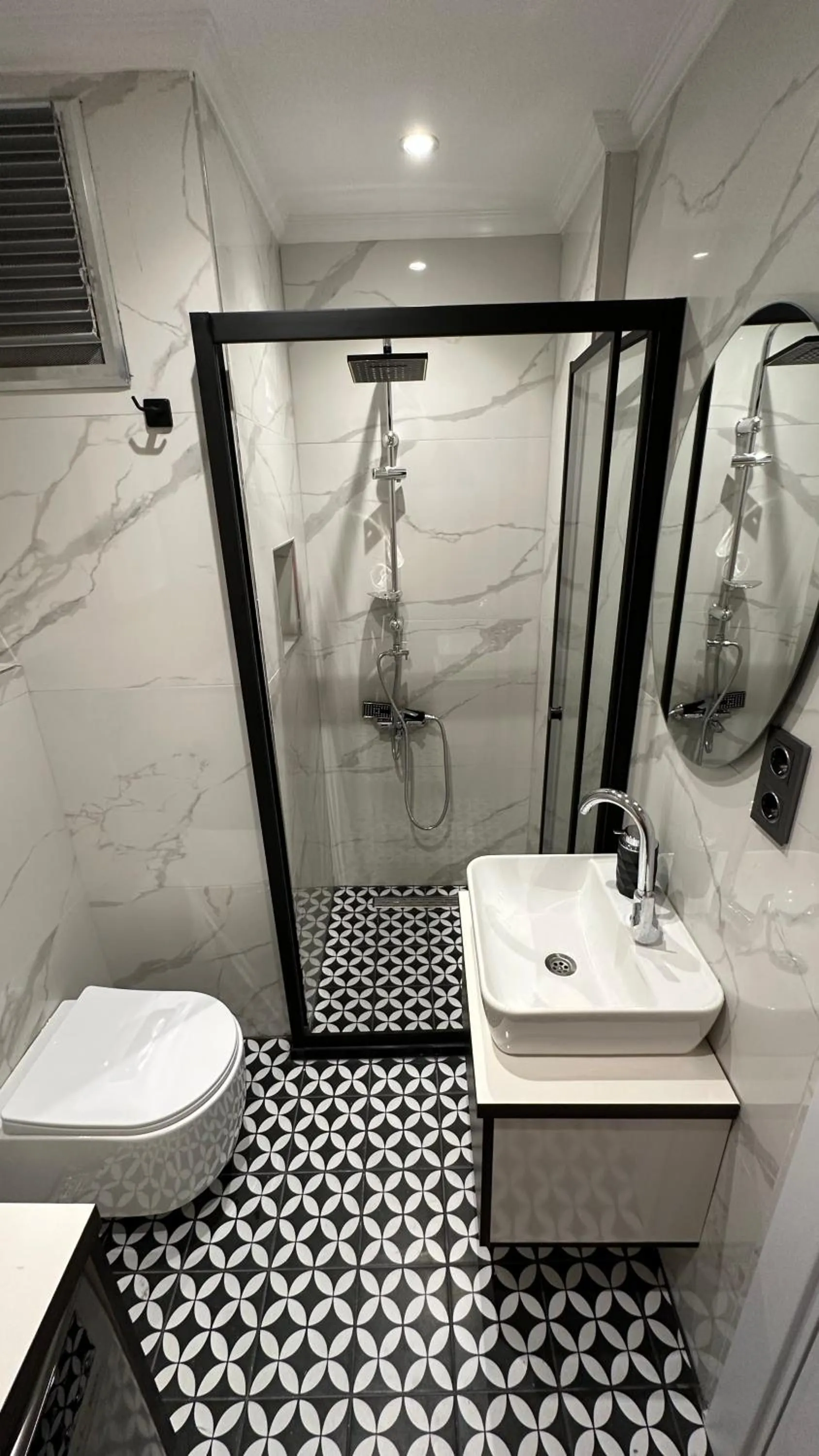 Shower in Mar Boutique Apartment