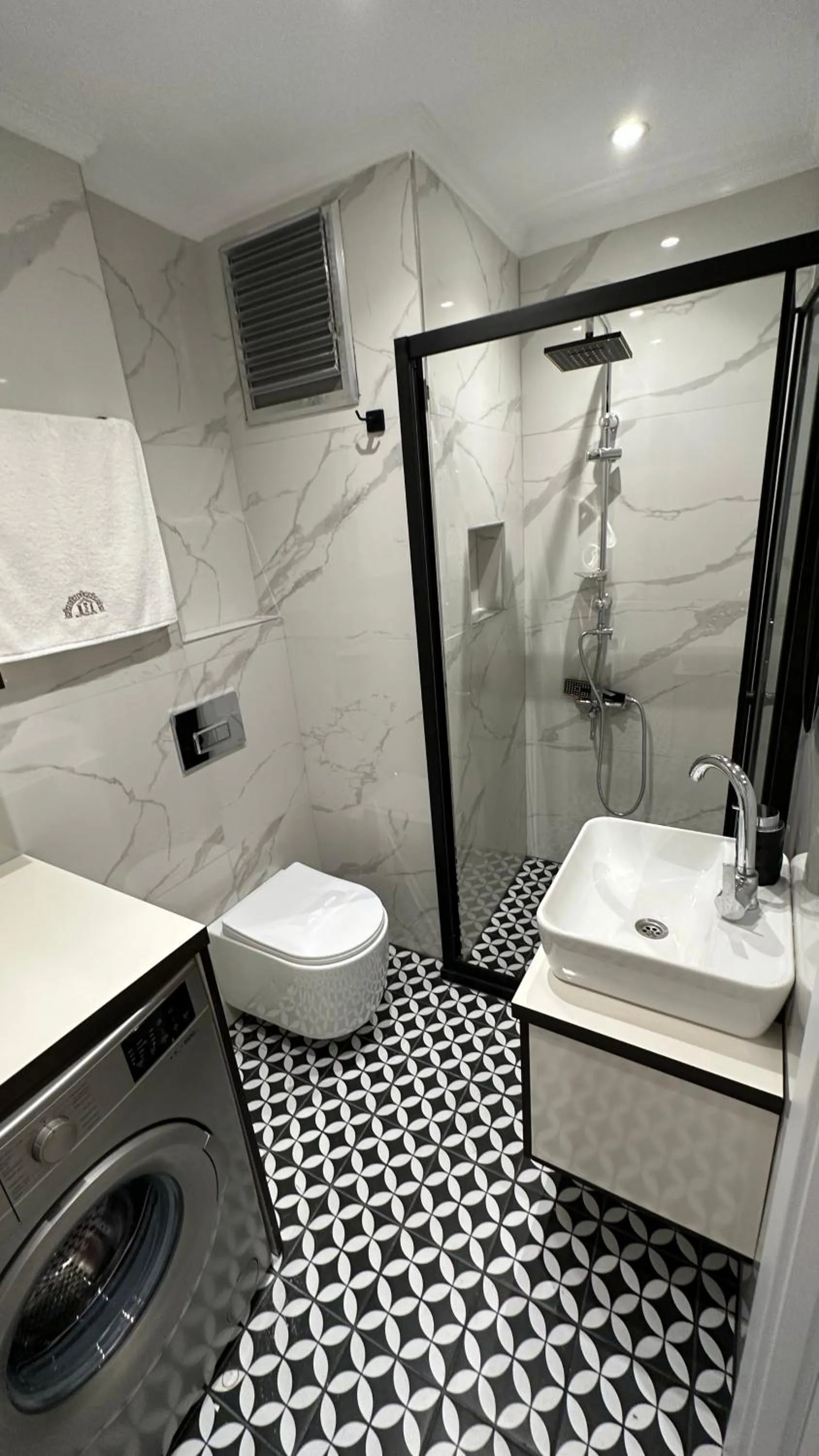 Shower in Mar Boutique Apartment