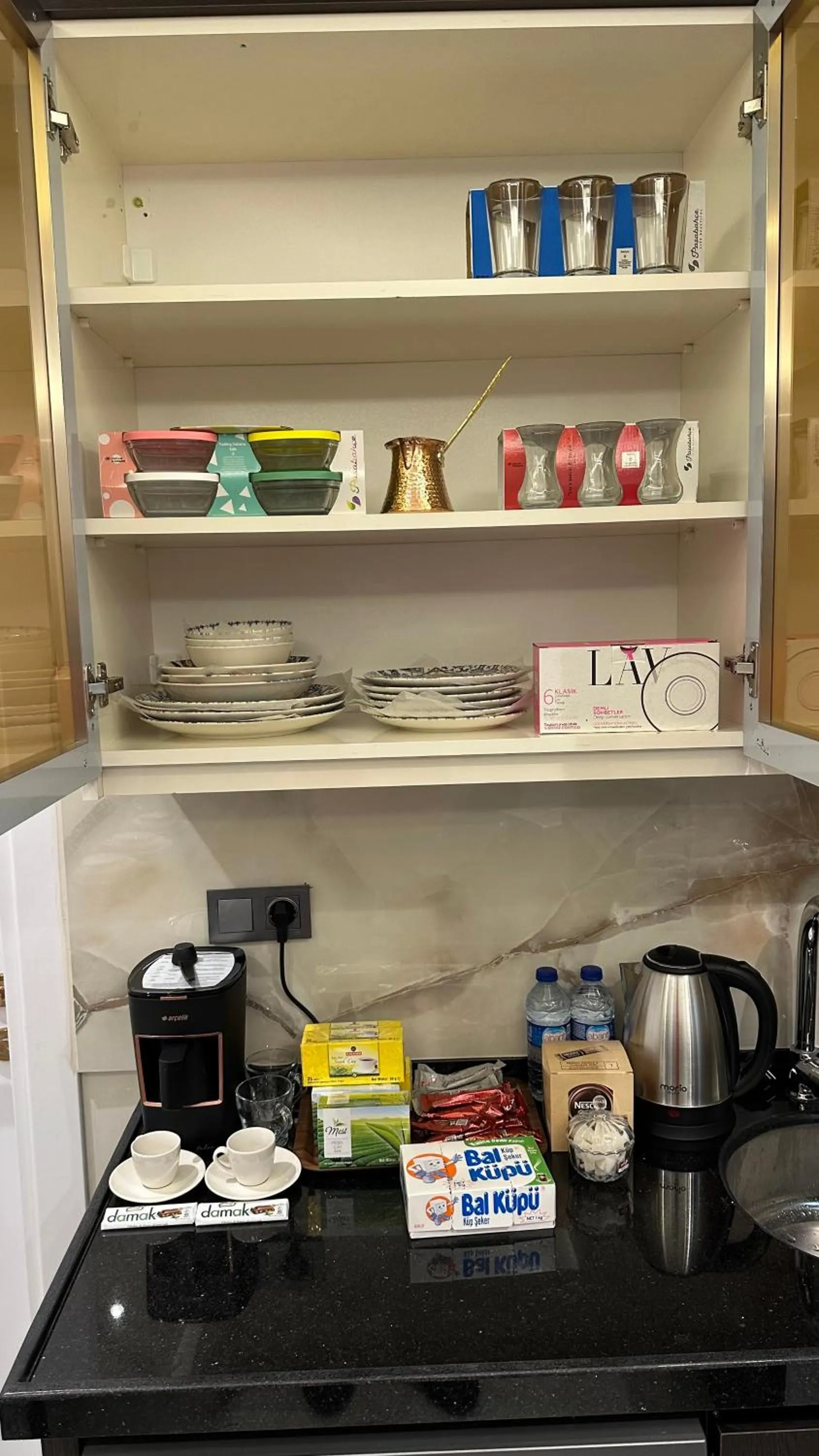 Coffee/tea facilities in Mar Boutique Apartment