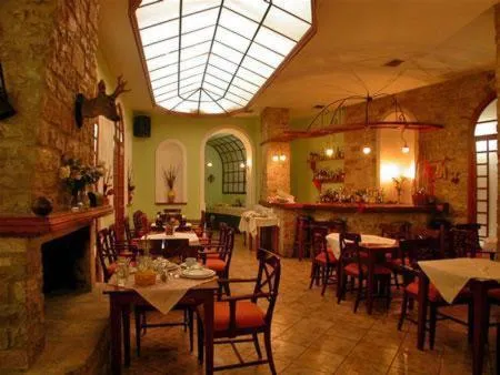 Restaurant/places to eat in Hotel Elvetia