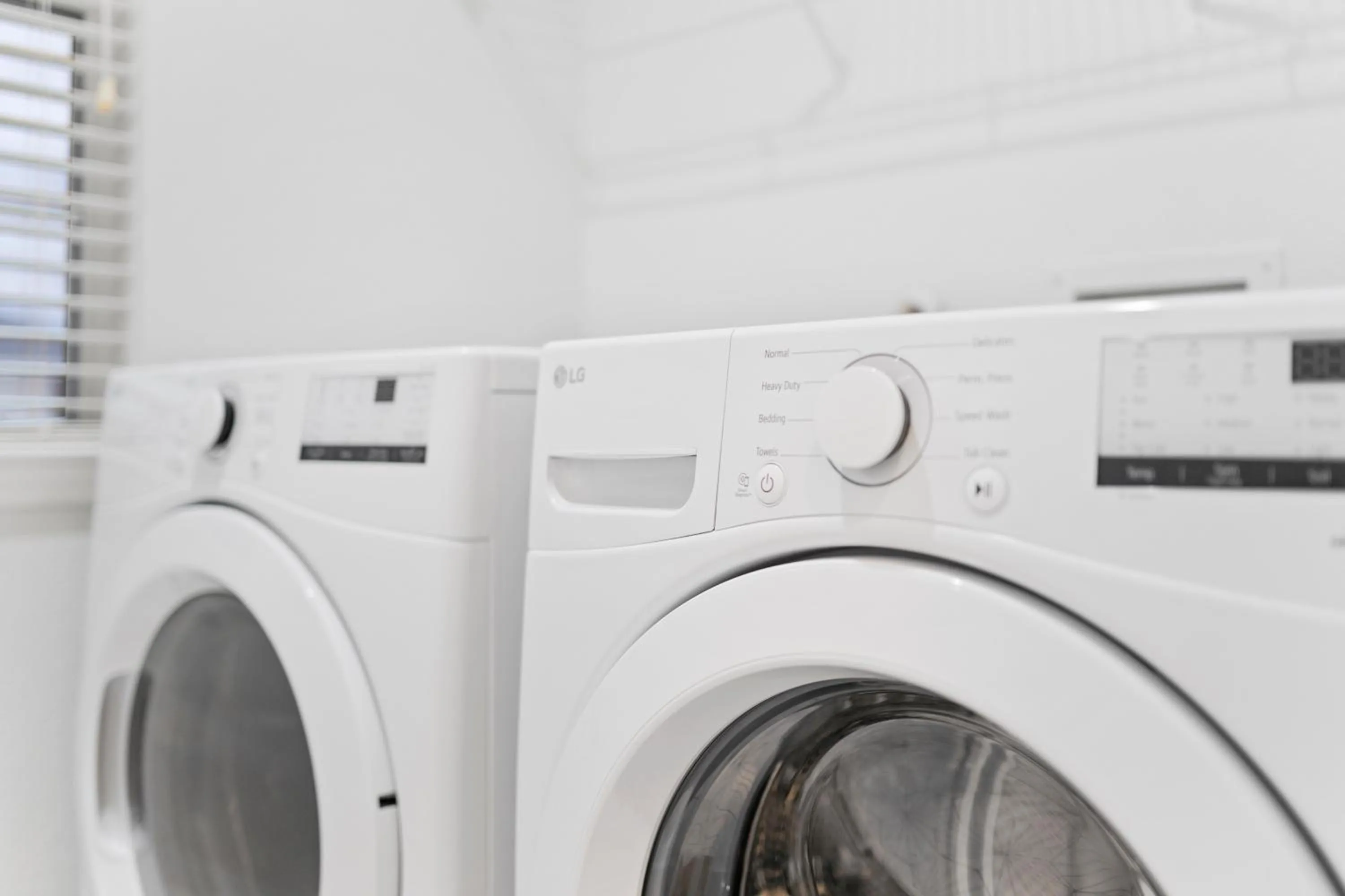 Modern & Homey 3BR Home, Remote Work Friendly, King Beds, Fast WiFi