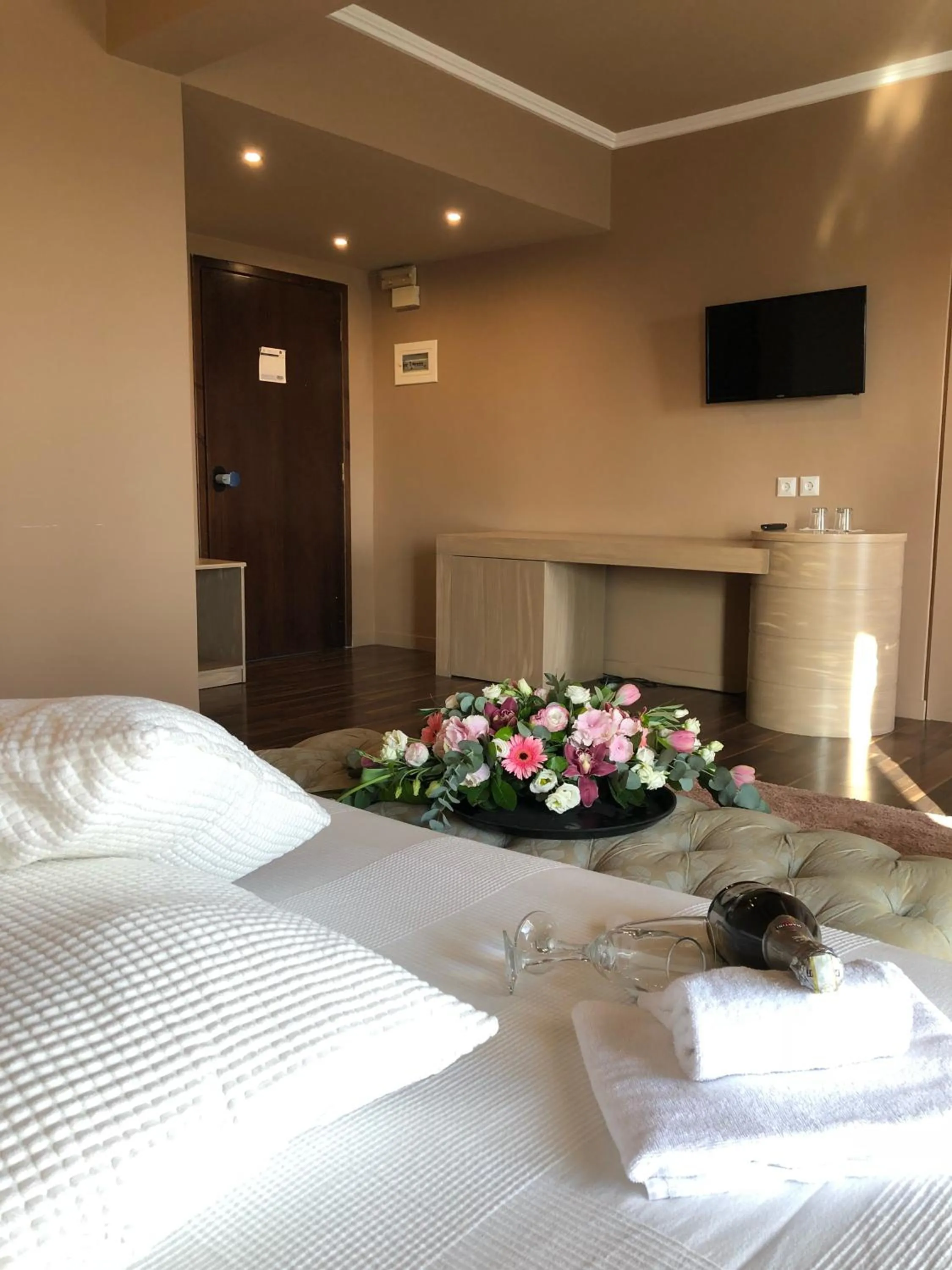 Bedroom, Bed in Galaxy Hotel