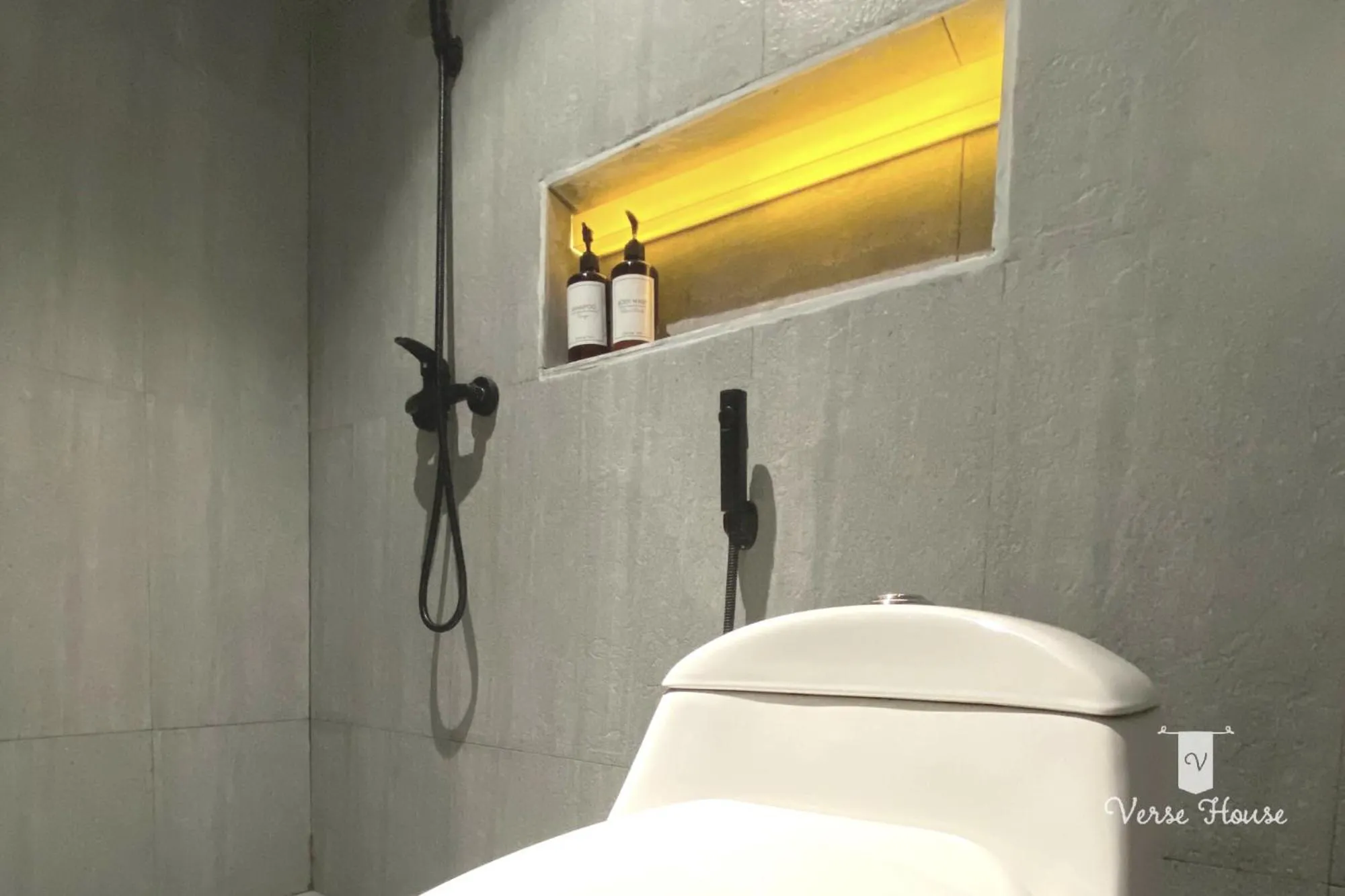 Toilet, Bed in Verse Guest House