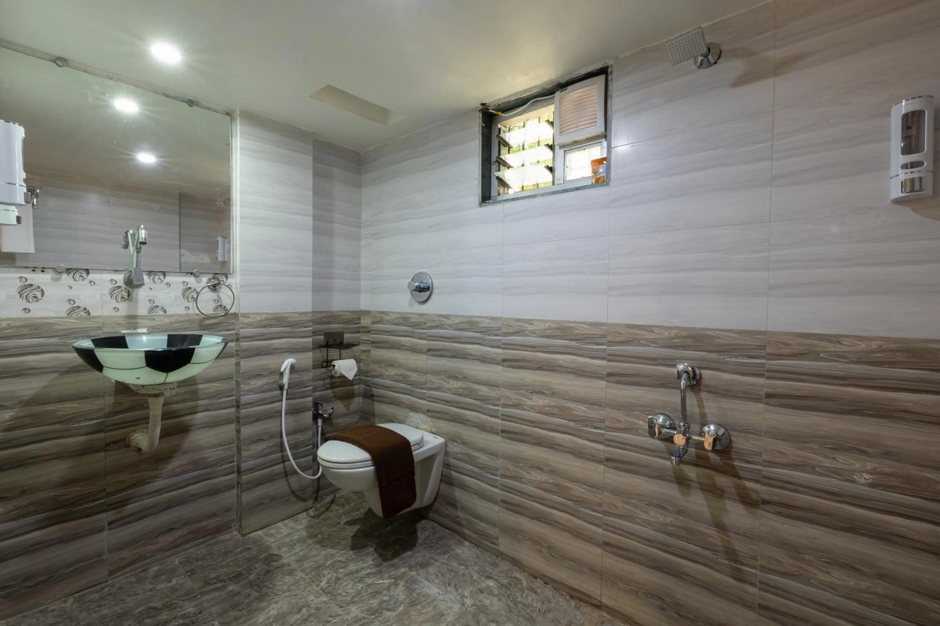 Shower in Avadale Tadoba - Stag Groups Not Allowed