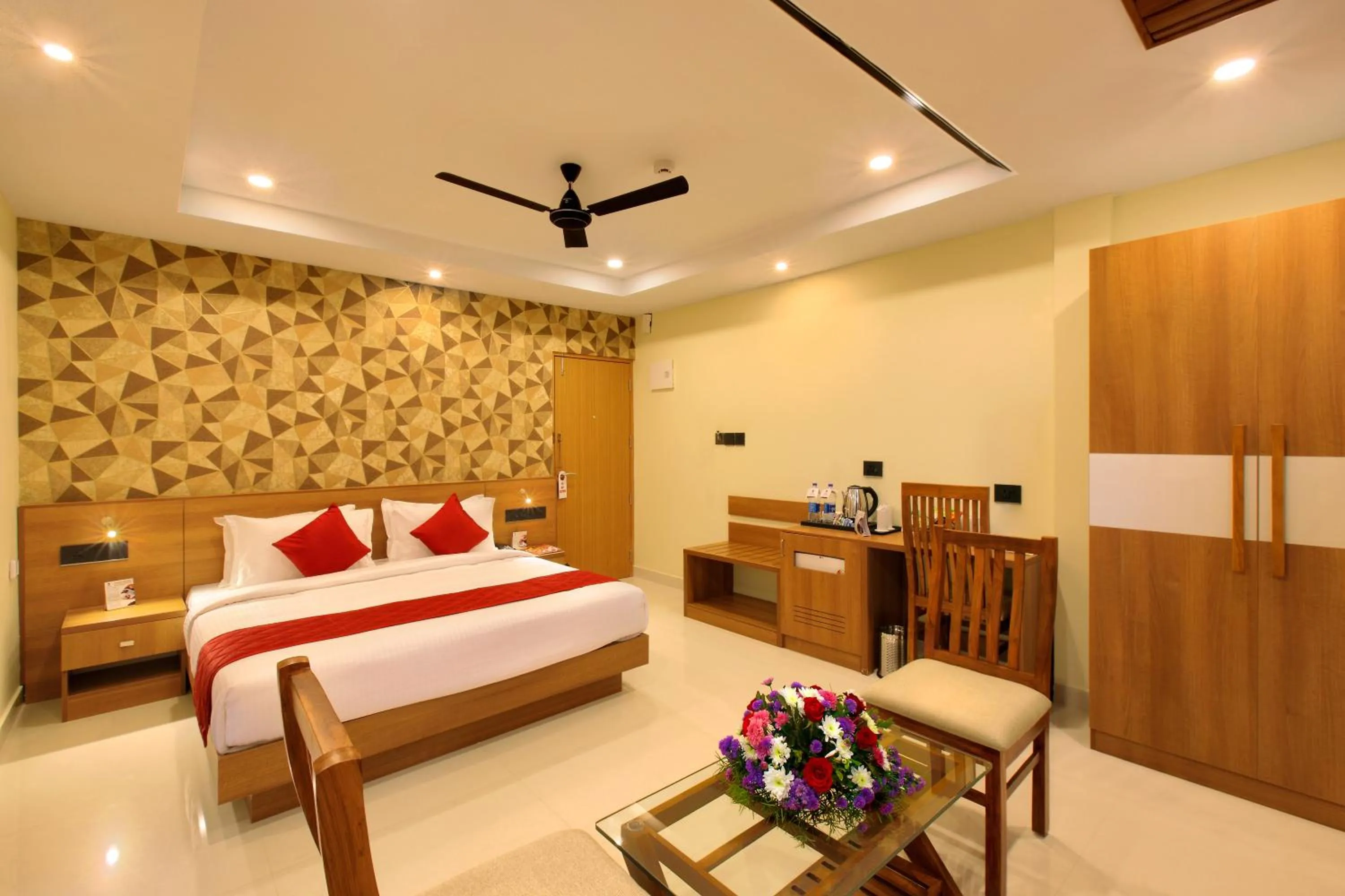 Bed in Hotel NovArk Munnar