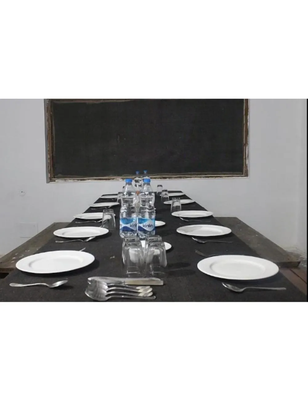 Dining area in Tigers Villa, Tala Bandhavgarh