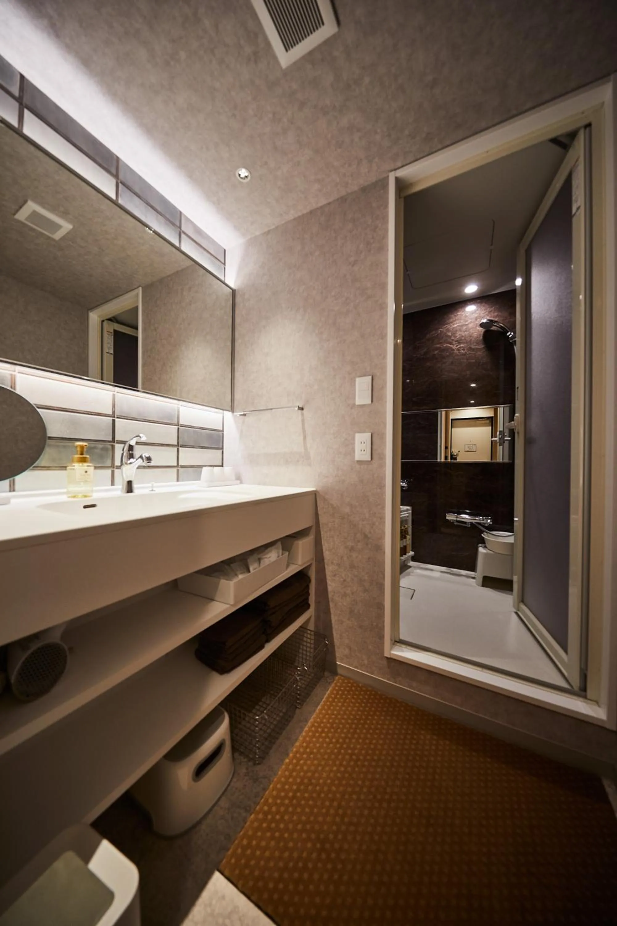 Bathroom, Bed in Hotel TORACO konohana