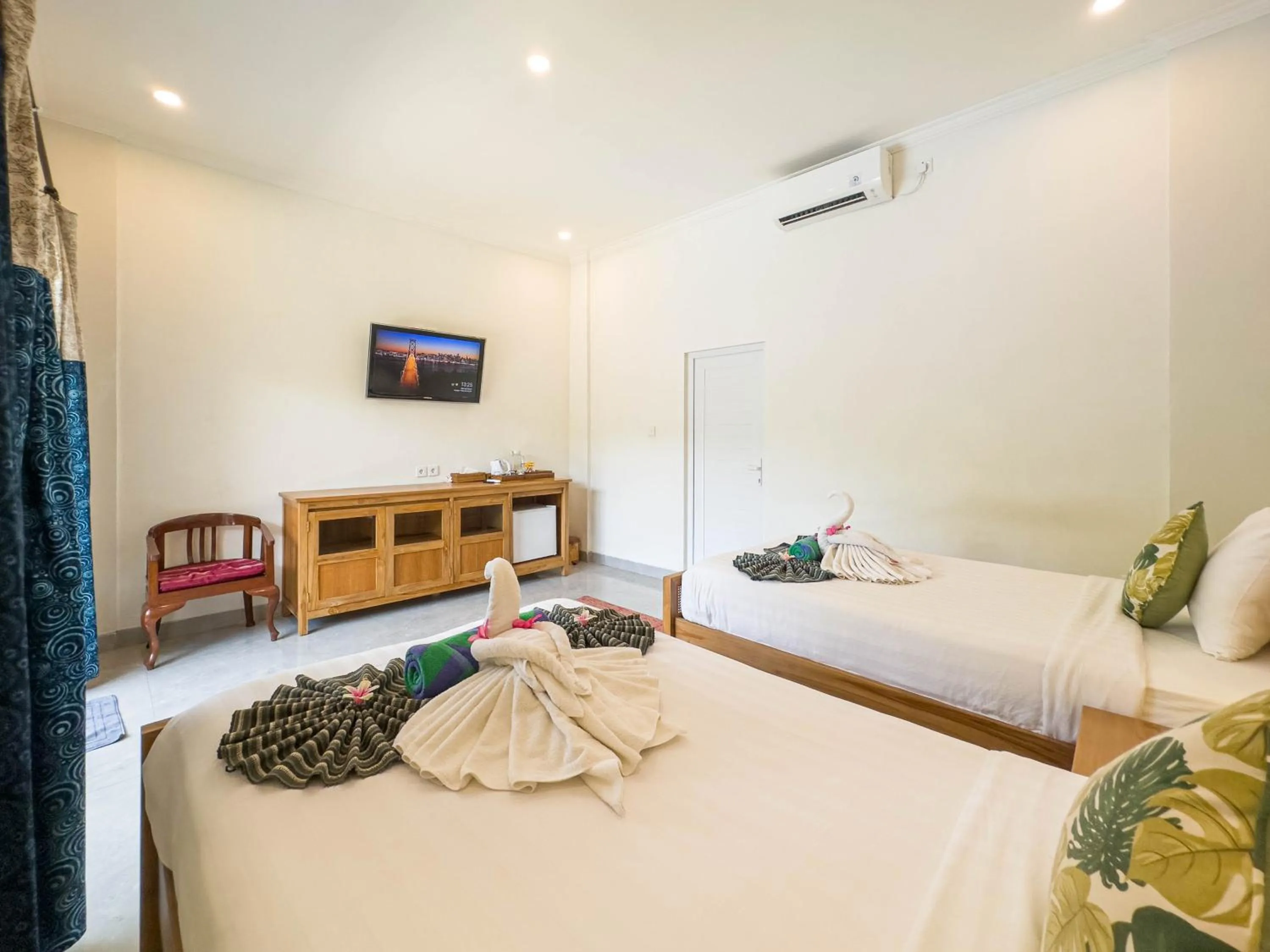 Bedroom, Bed in Kubu Kirana by Supala