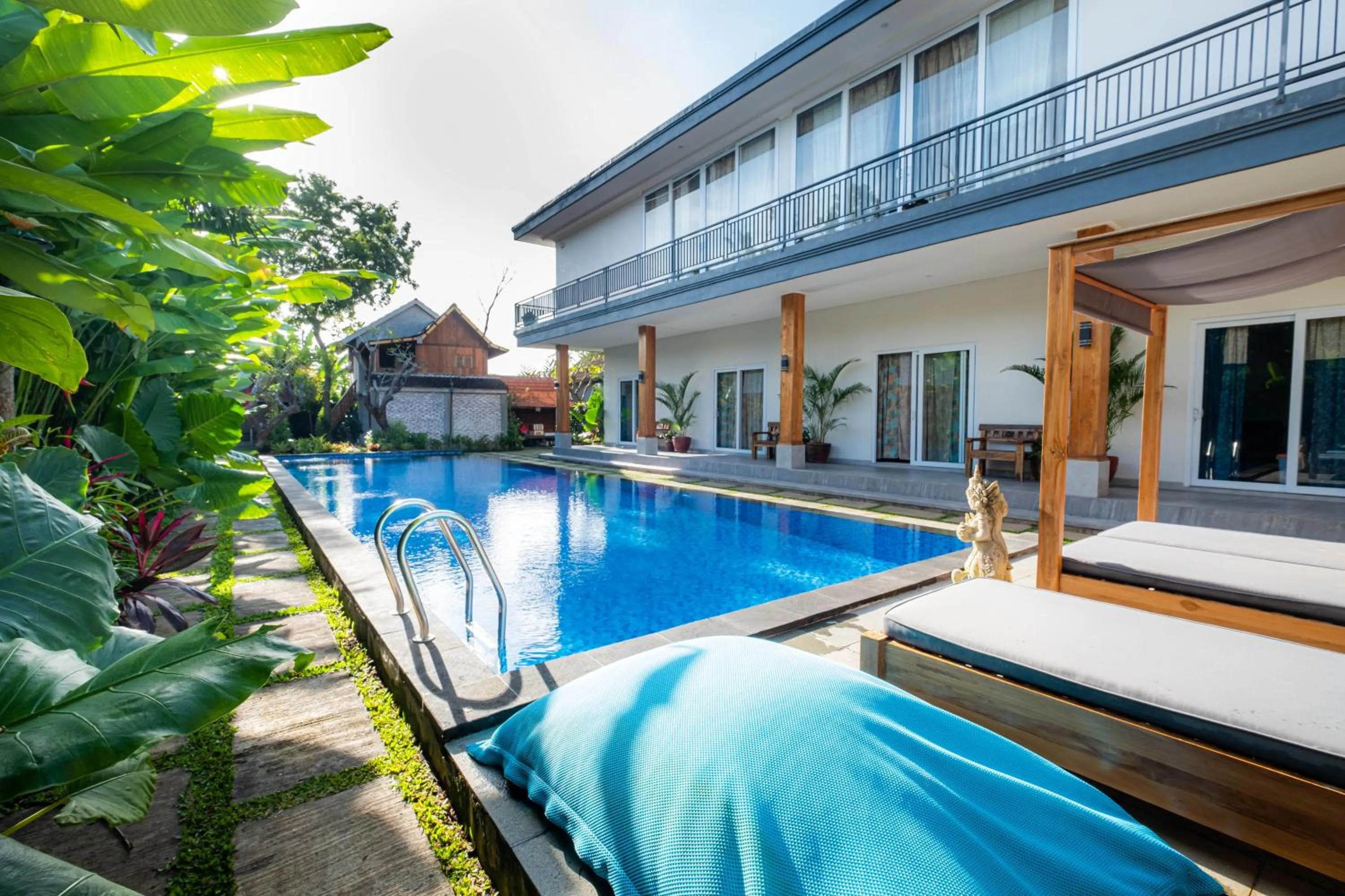 Property building in Kubu Kirana by Supala