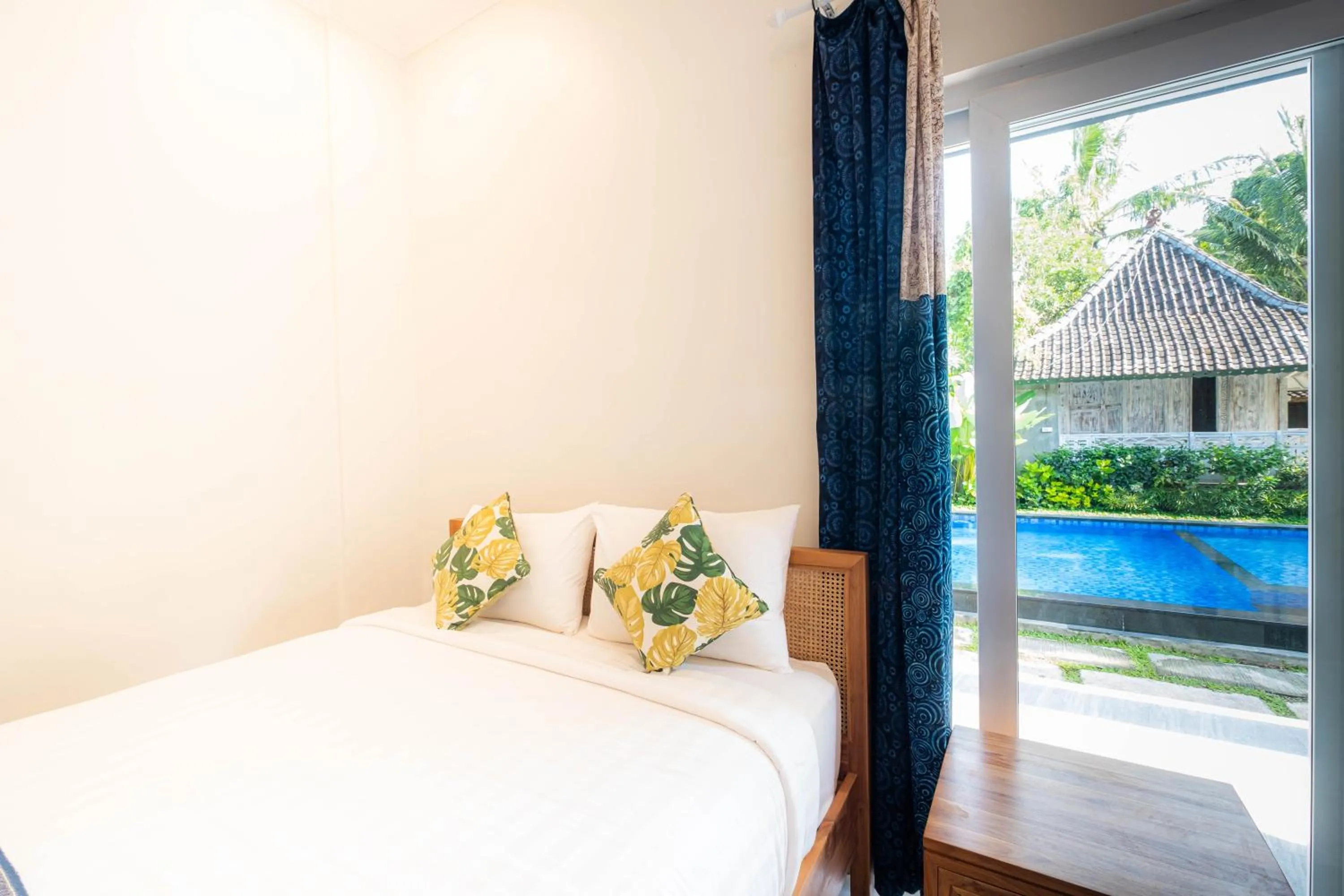 Photo of the whole room, Bed in Kubu Kirana by Supala