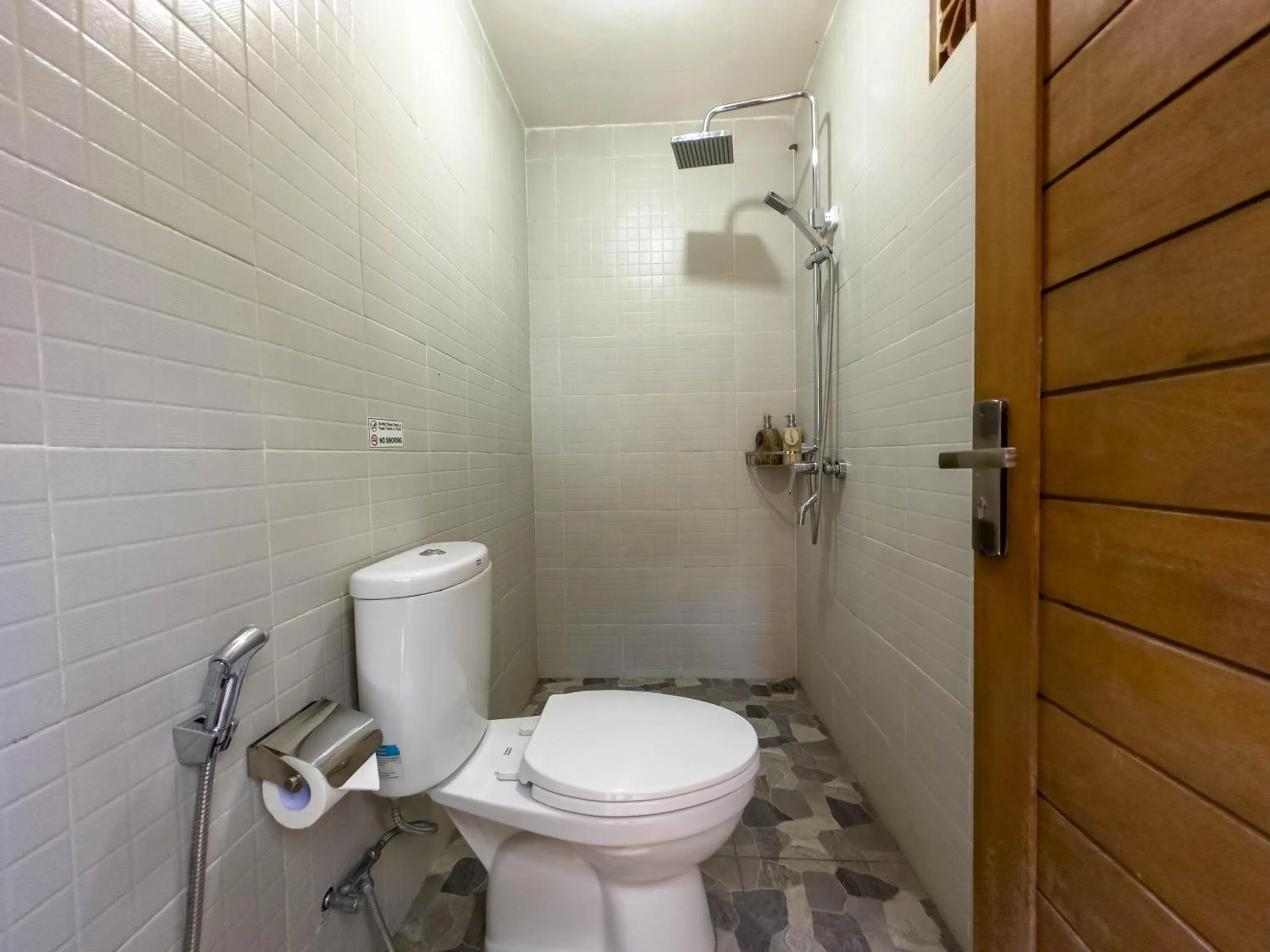 Bathroom in Kubu Kirana by Supala