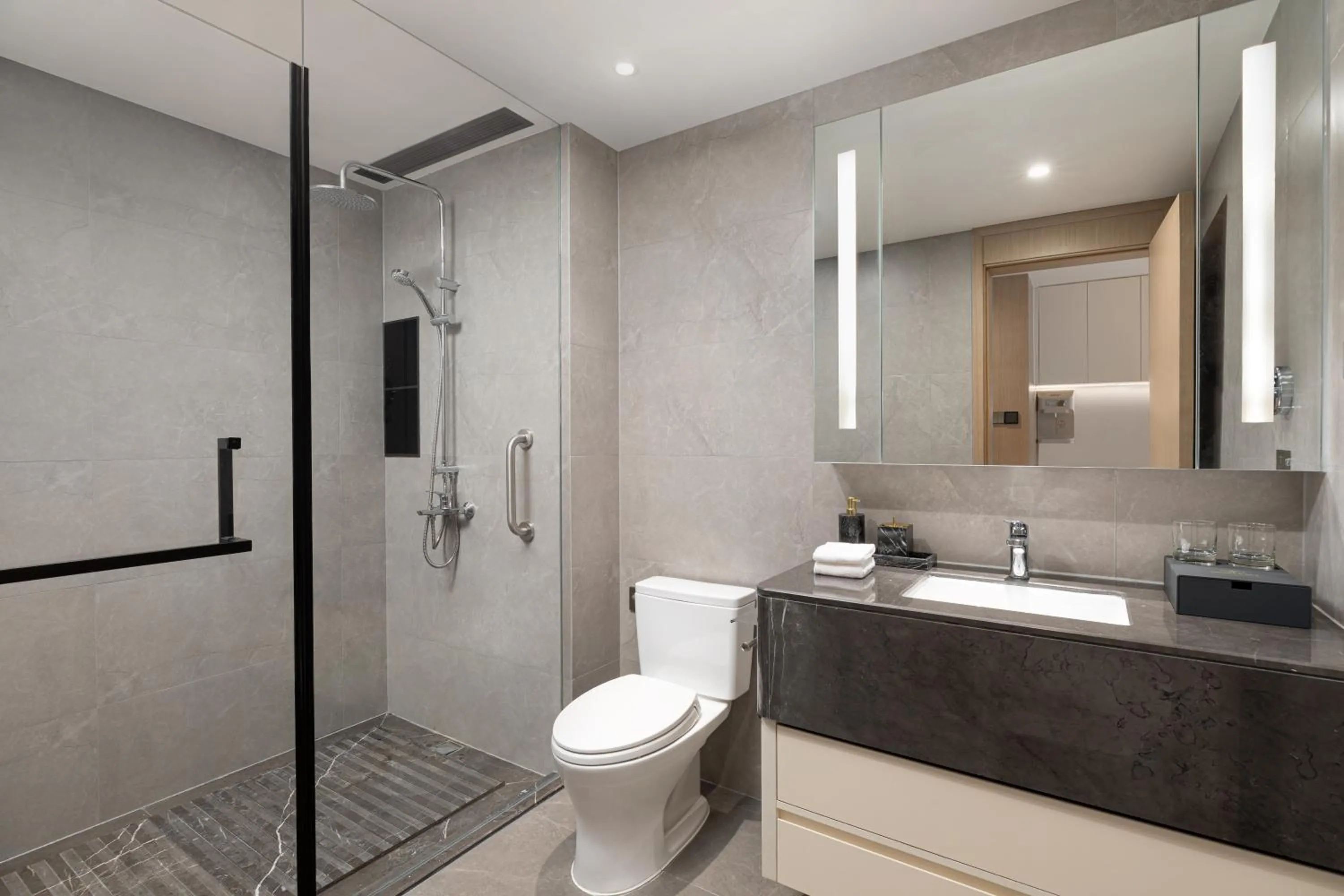 Shower in Somerset Taihu New City CBD Wuxi