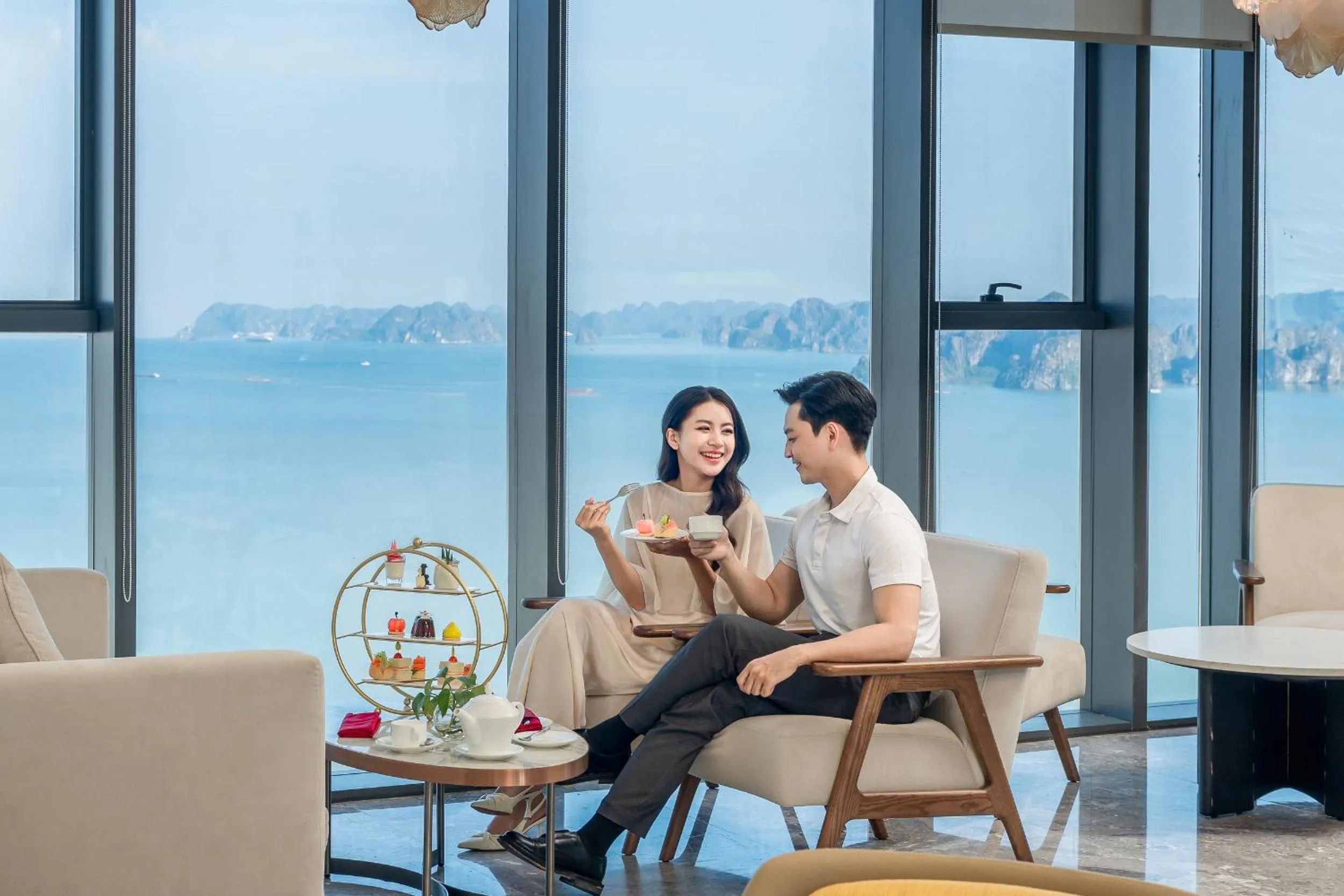 Restaurant/places to eat in A La Carte Ha Long Bay Managed by TASECO