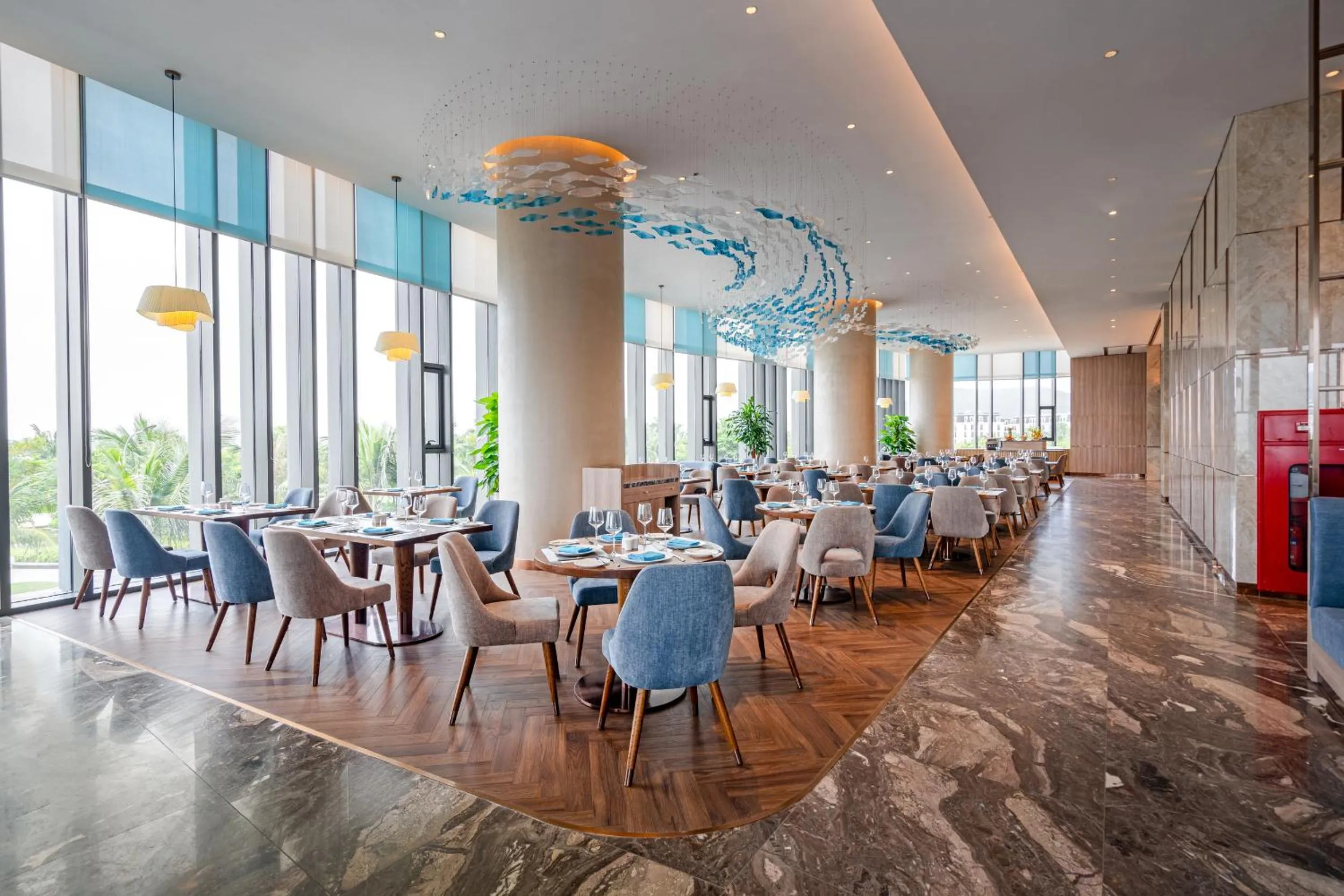 Restaurant/places to eat in A La Carte Ha Long Bay Managed by TASECO