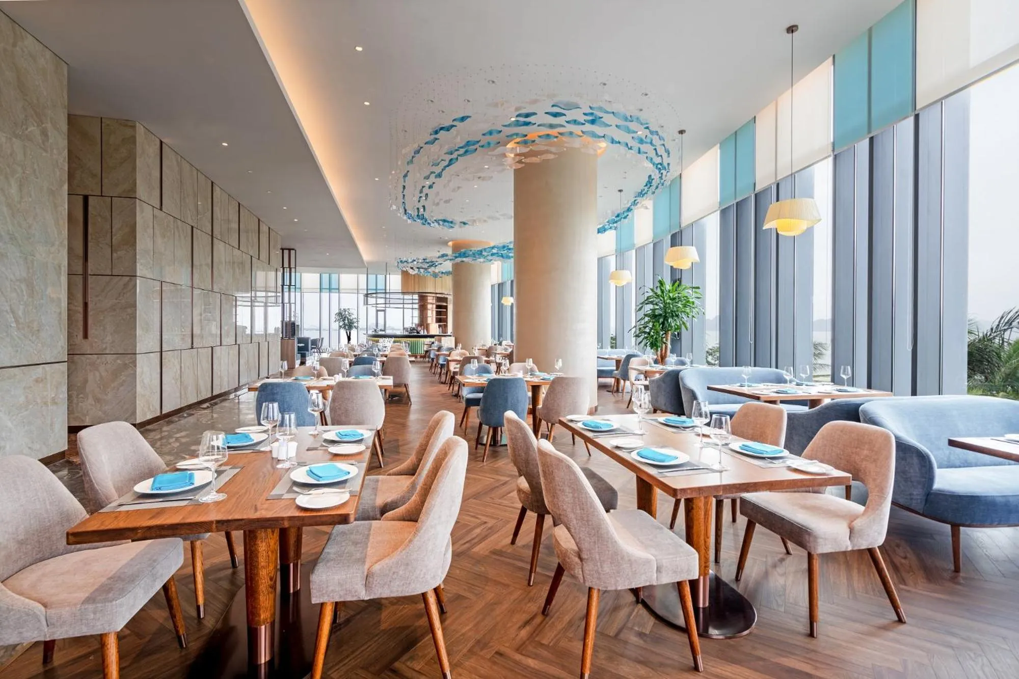 Restaurant/places to eat in A La Carte Ha Long Bay Managed by TASECO