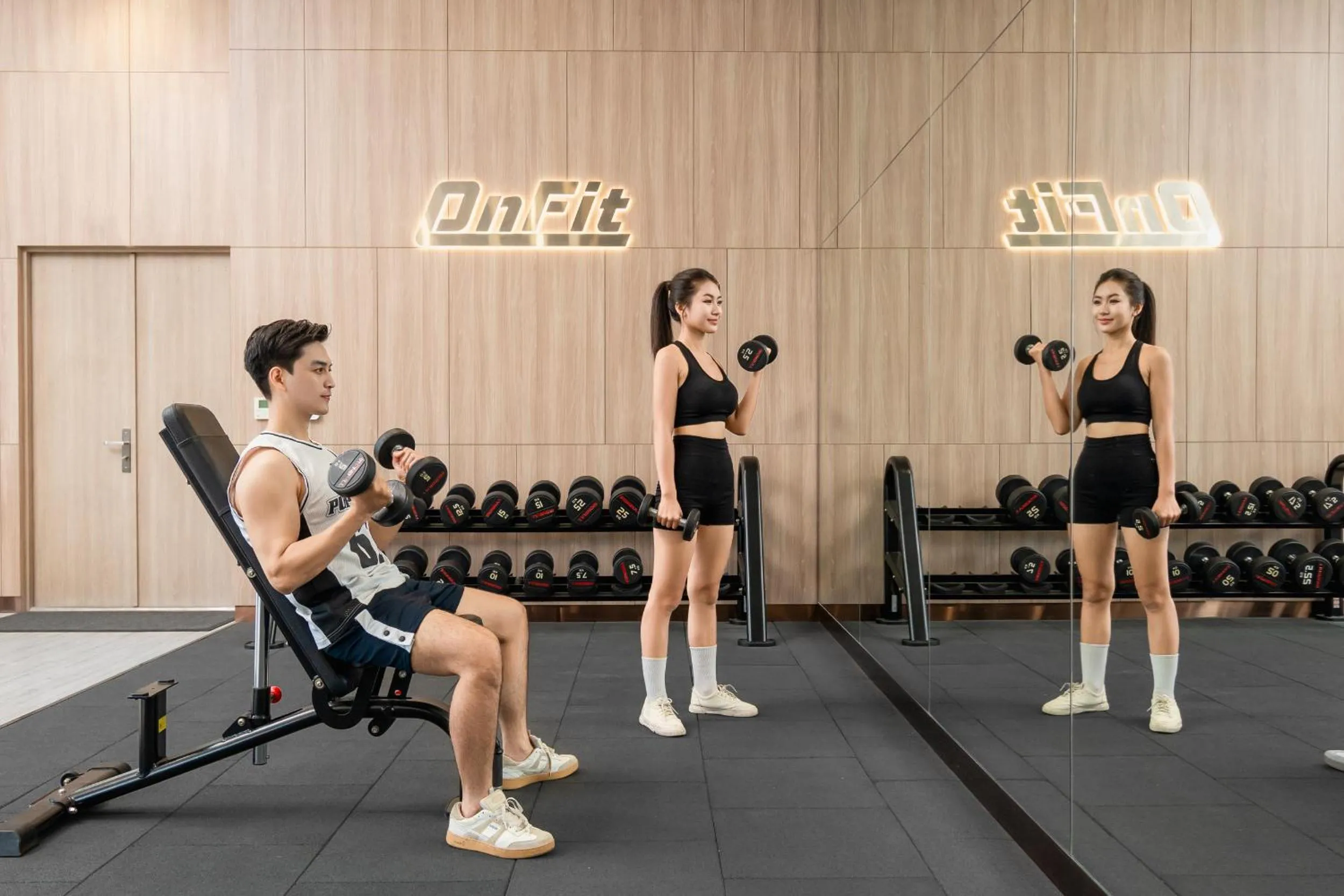 People in A La Carte Ha Long Bay Managed by TASECO