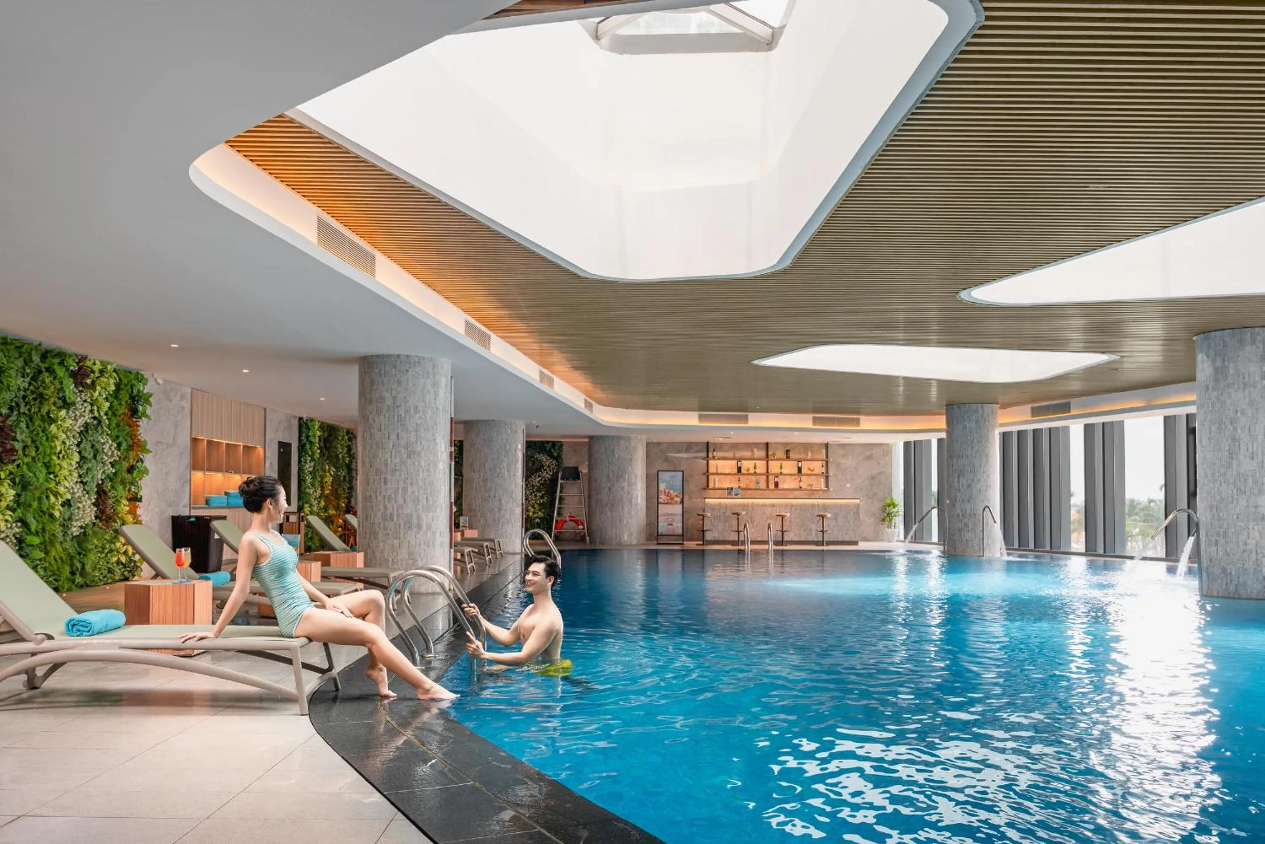 People in A La Carte Ha Long Bay Managed by TASECO